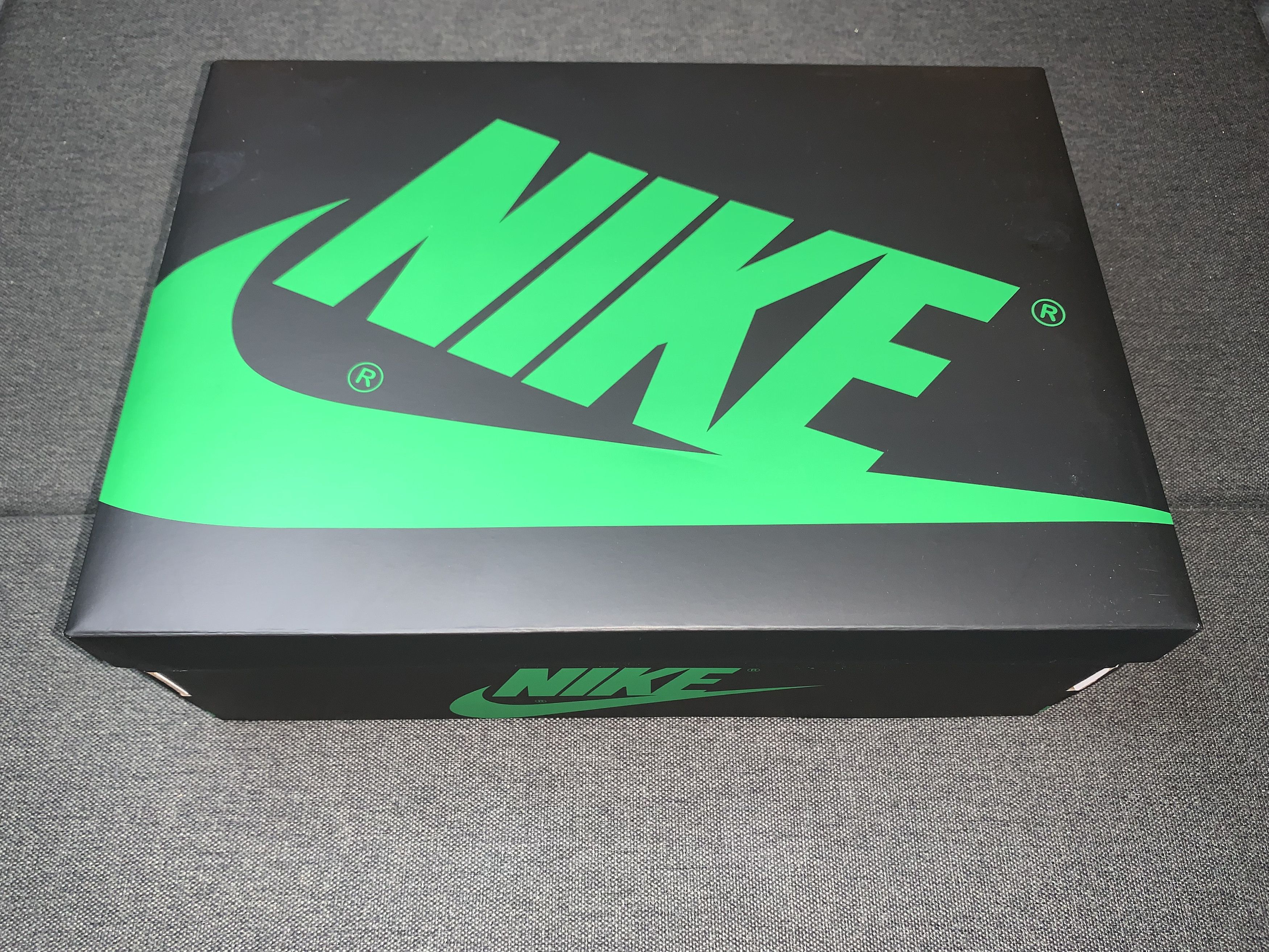 Jordan Brand Nike Air Jordan 1 Retro High OG Lucky Green DZ5485-031 Size US 13 / EU 46 - 2 Thumbnail