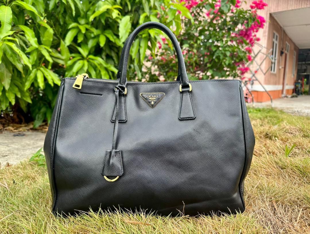 Prada Authentic Prada Saffiano Lux Galleria Nero Large Tote Bag Size ONE SIZE - 1 Thumbnail