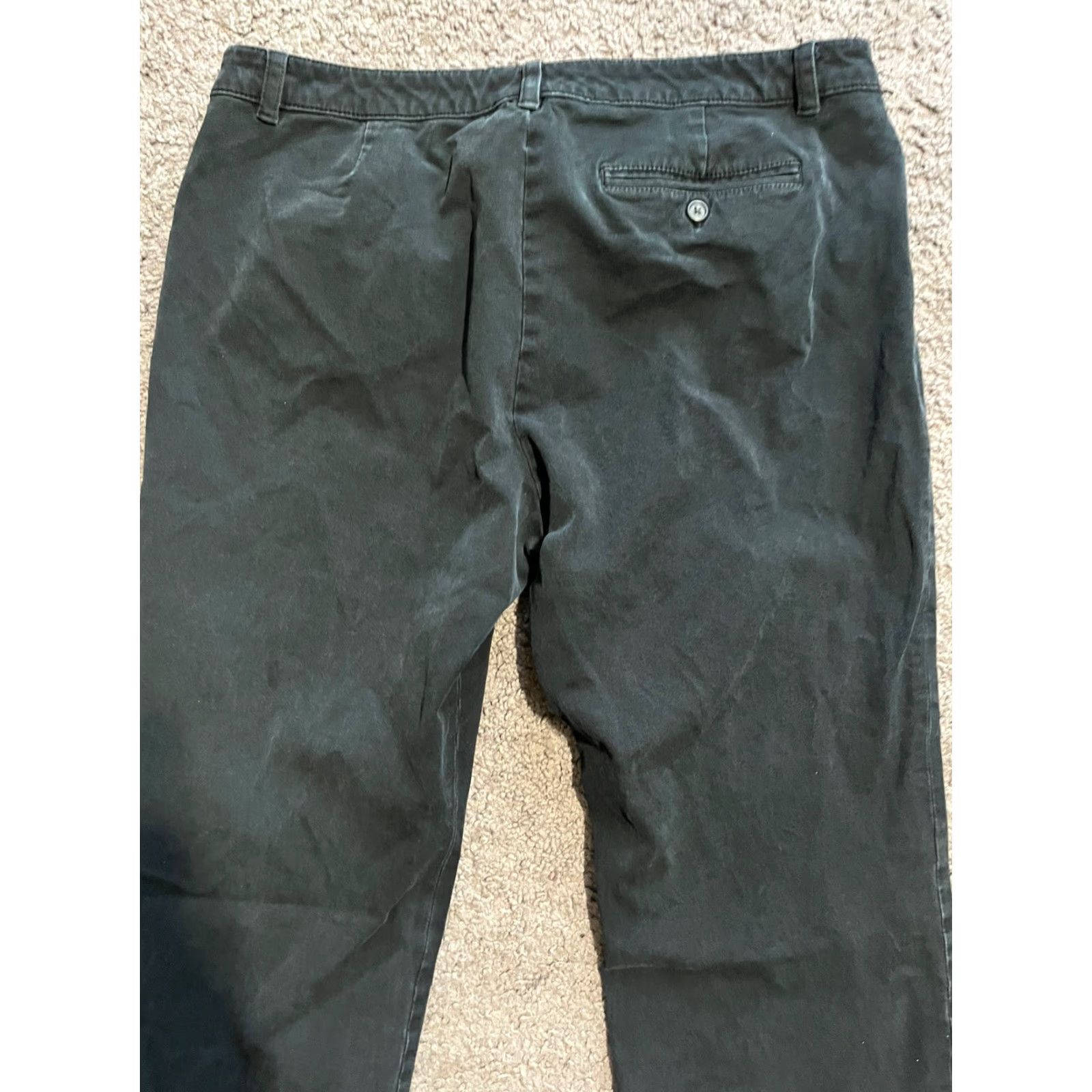 Ralph Lauren VINTAGE? Actually not vintage; It's Lauren Ralph Lauren Women's Plus Size Pants Black Chino 16 Inseam 27" Curvy Fit 16 Womens Pants Size 38" / US 16 / IT 52 - 4 Thumbnail