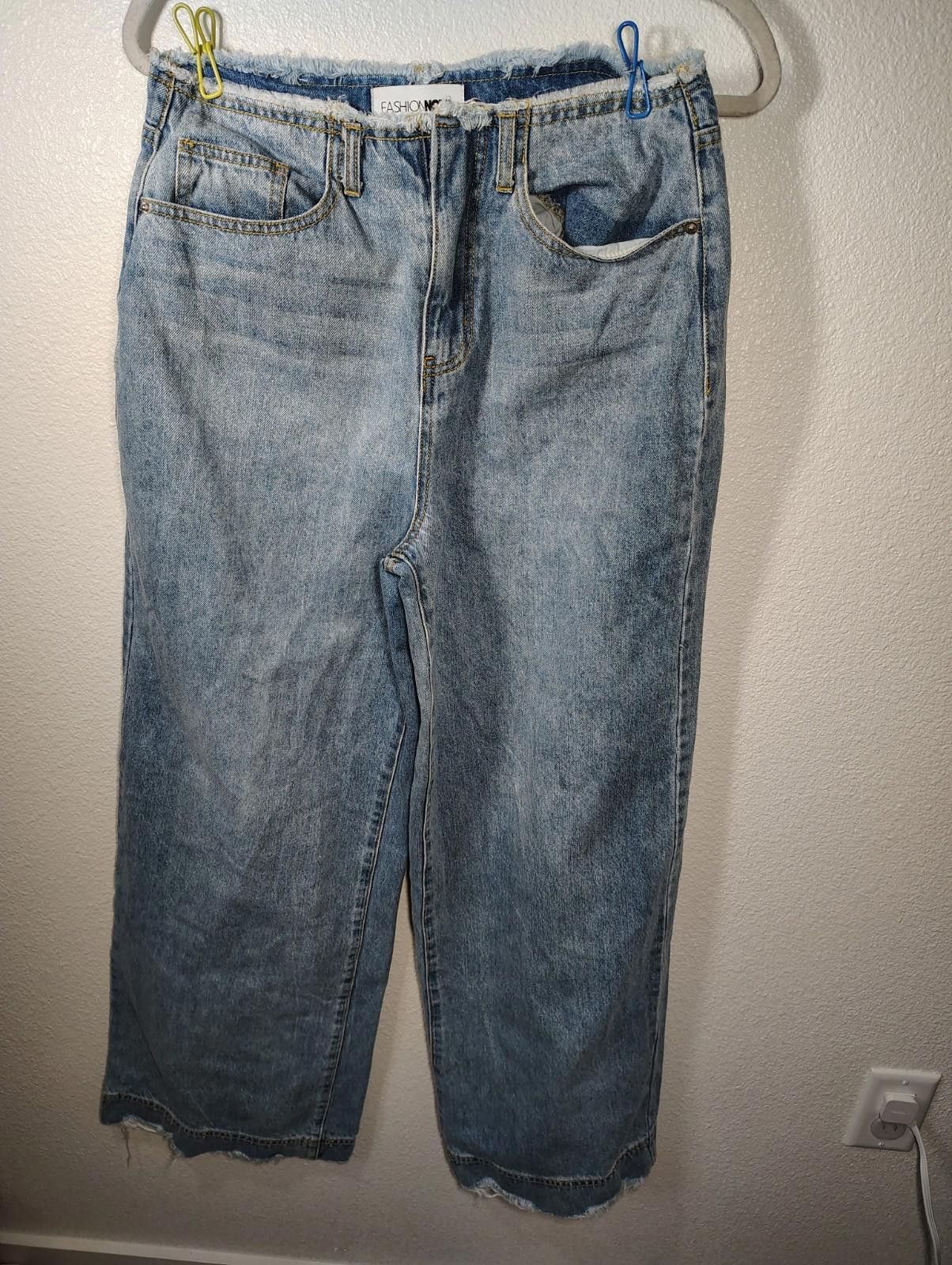 Fashion Nova Fashion Nova Straight Wide Leg Jeans Size 7 Light Blue Wash Size 28" / US 6 / IT 42 - 1 Thumbnail