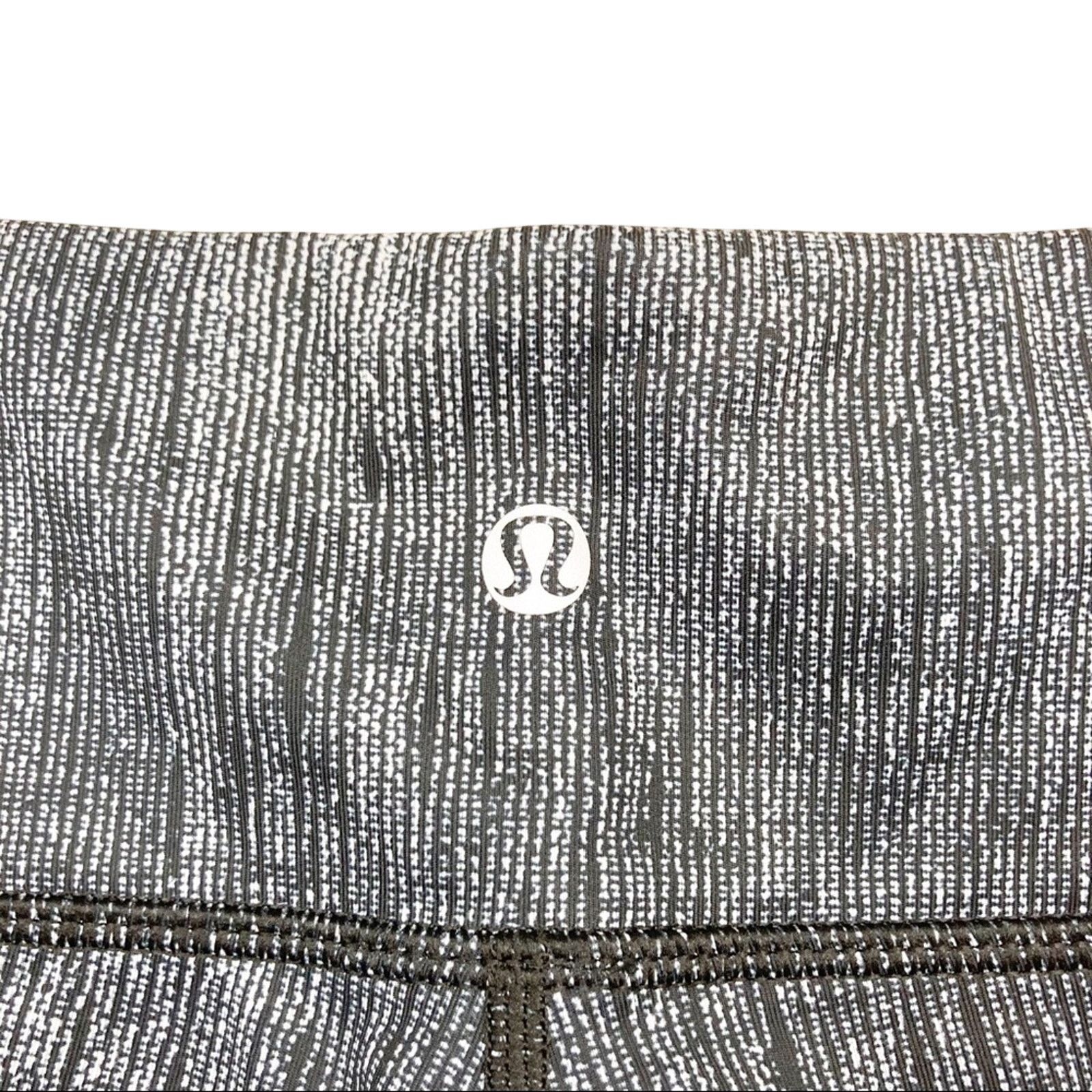 Lululemon Lululemon Wunder Under Black Burlap Cropped Leggings Sz 4 Size 27" / US 4 / IT 40 - 3 Thumbnail
