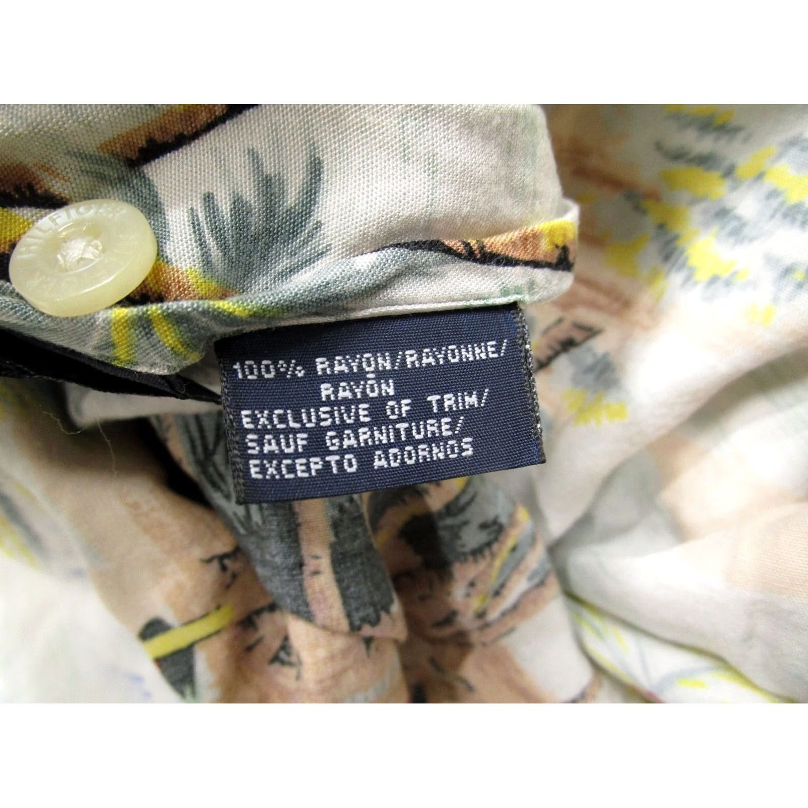 Tommy Hilfiger Tommy Hilfiger Shirt Mens Large White Hawaiian Honolulu Island Aloha Geometric 90s Retro Beach Button-Up Shirt Size US L / EU 52-54 / 3 - 7 Thumbnail