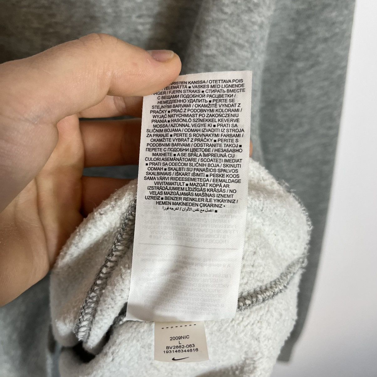 Nike Nike Sportswear Club Fleece Basic Gray Sweatshirt Streetwear Size US L / EU 52-54 / 3 - 9 Thumbnail