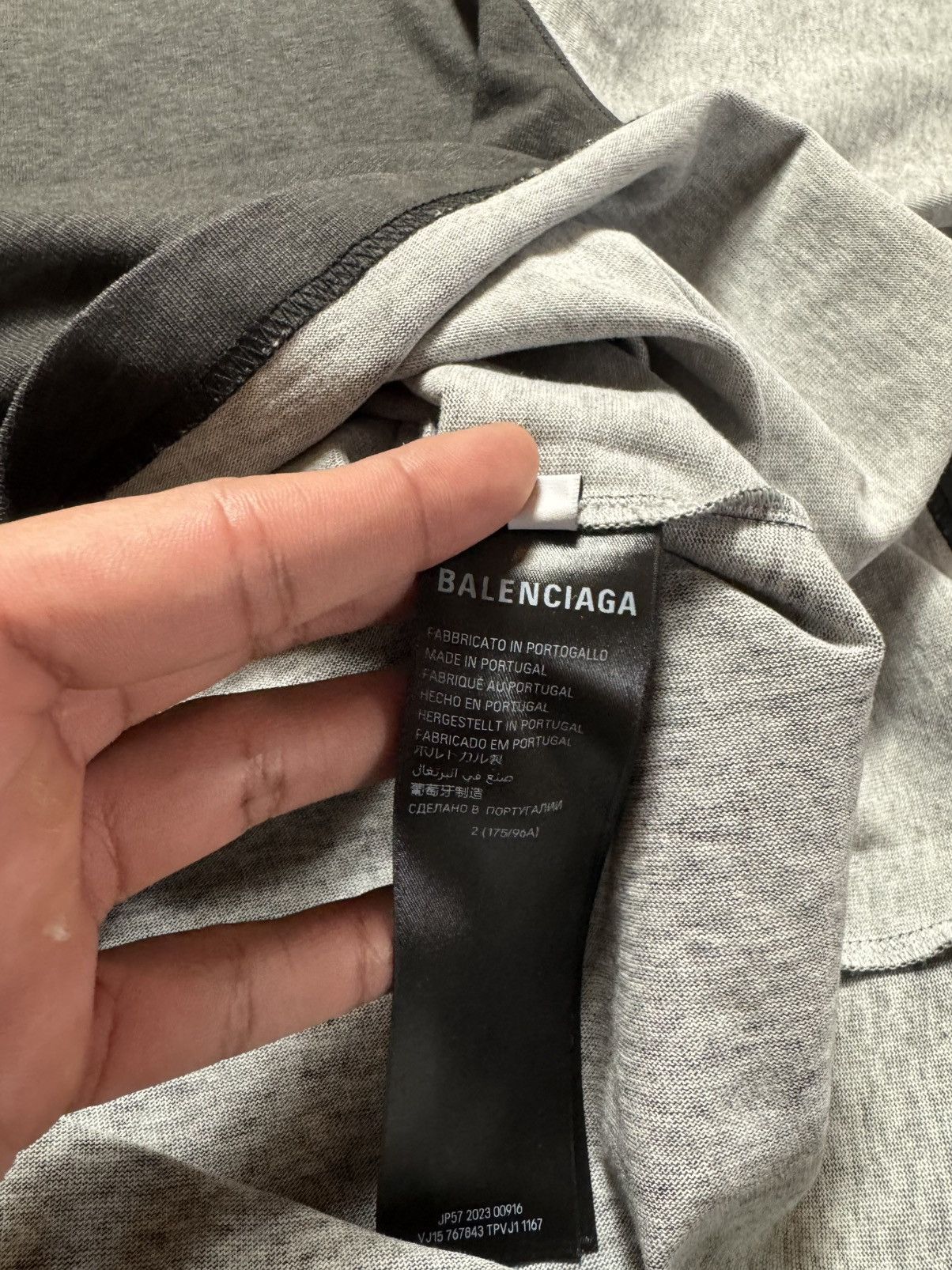 Balenciaga Balenciaga 3B Logo Crewneck T-Shirt in Grey Size US XL / EU 56 / 4 - 10 Thumbnail