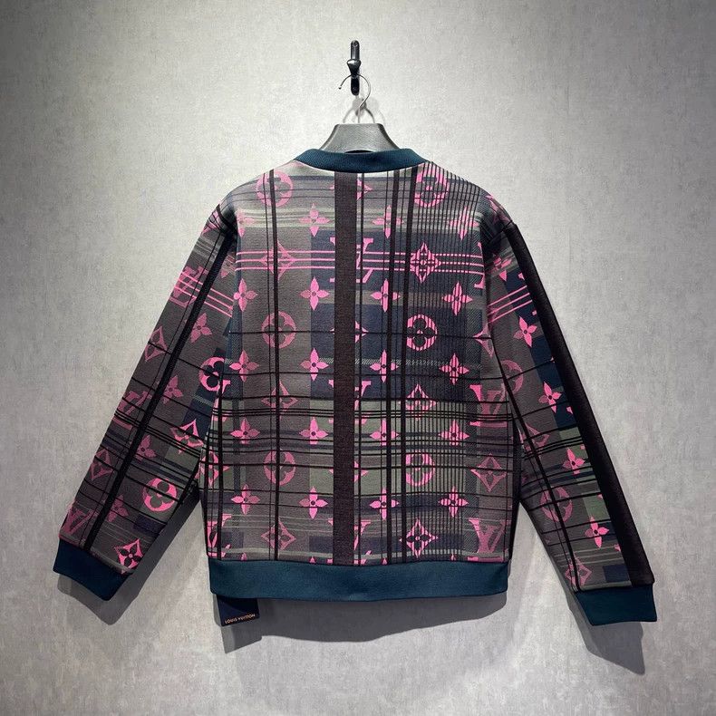 Louis Vuitton Louis Vuitton Full logo pullover sweatshirt Size US XL / EU 56 / 4 - 2 Thumbnail