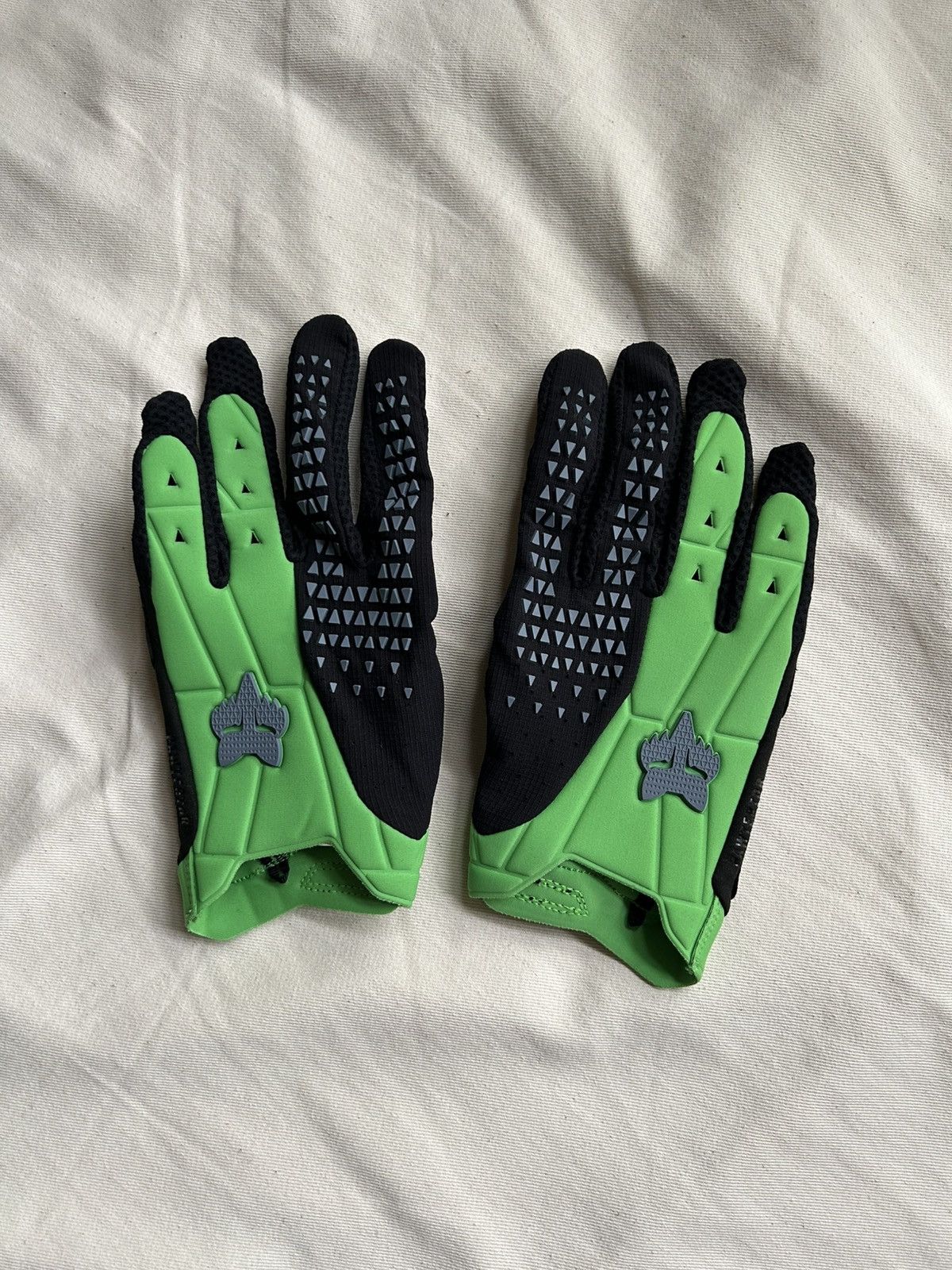 Kiko Kostadinov KIKO KOSTADINOV x FOX LAB RACING GLOVES GREEN
