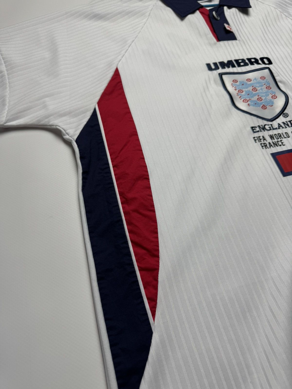 Umbro Vintage 1998 England World Cup Home Jersey - #7 BECKHAM Size US L / EU 52-54 / 3 - 6 Thumbnail