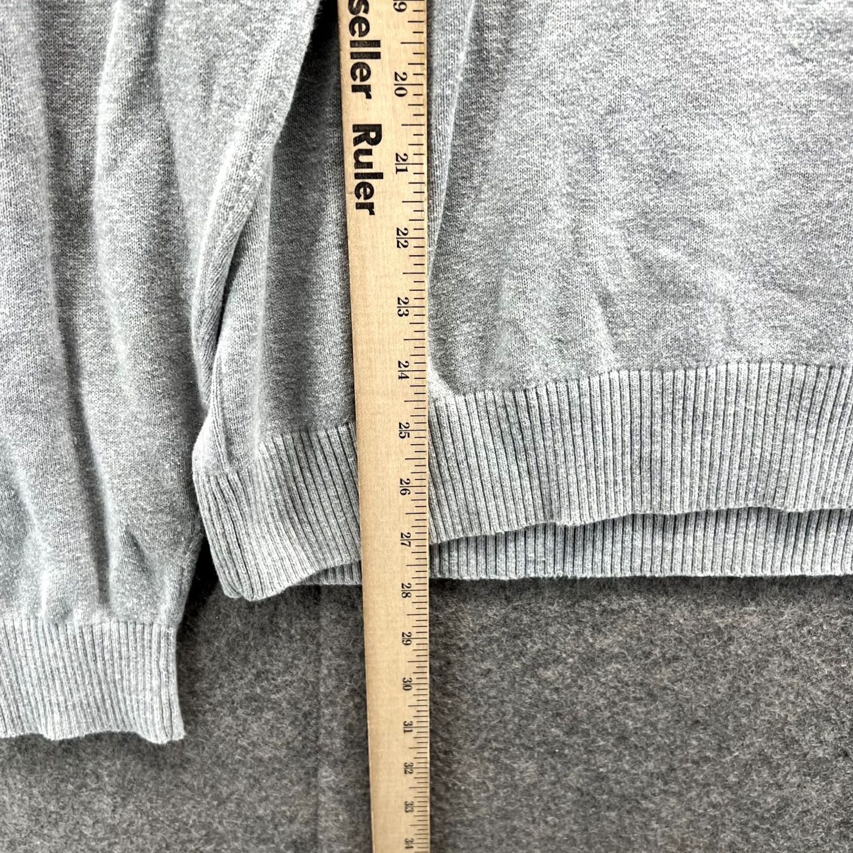 Tommy Hilfiger VINTAGE Tommy Hilfiger Sweater Men Medium Adult Gray Crewneck Pullover Fleece Logo Size US M / EU 48-50 / 2 - 7 Thumbnail