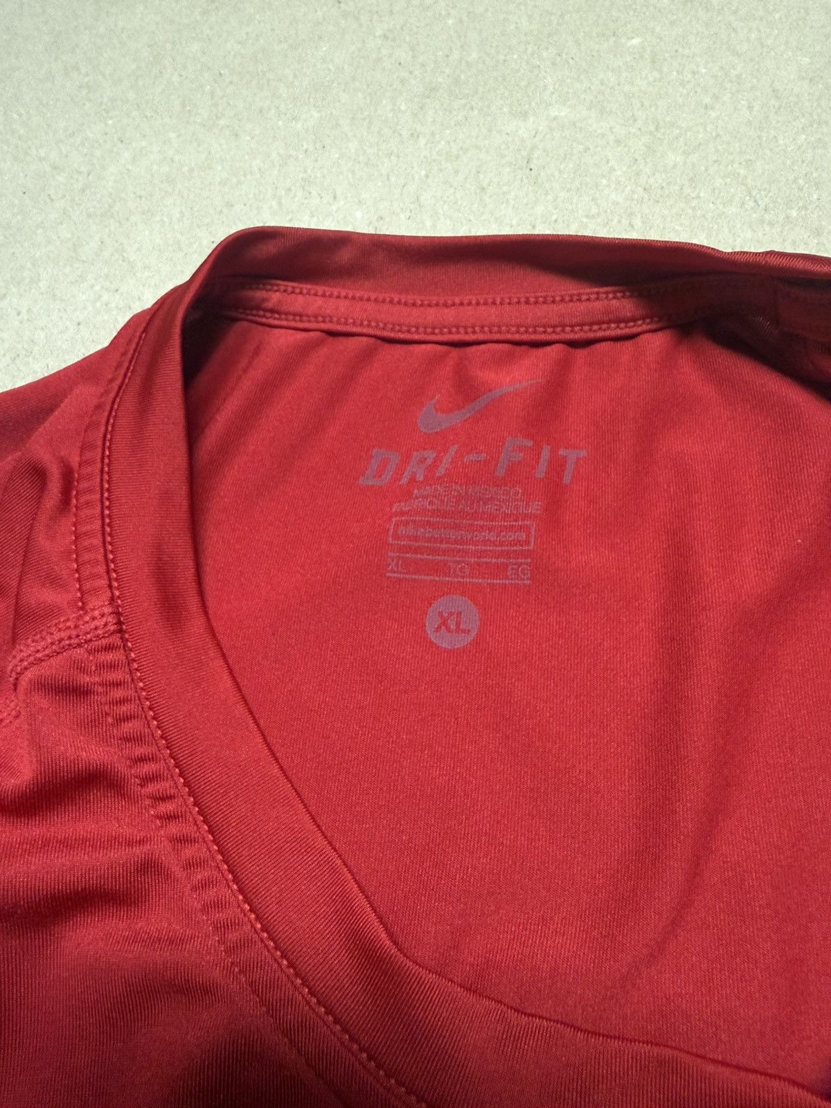 Nike Nike Drifit NikeFit Red workout Shirt Extra Large XL! Size US XL / EU 56 / 4 - 3 Thumbnail