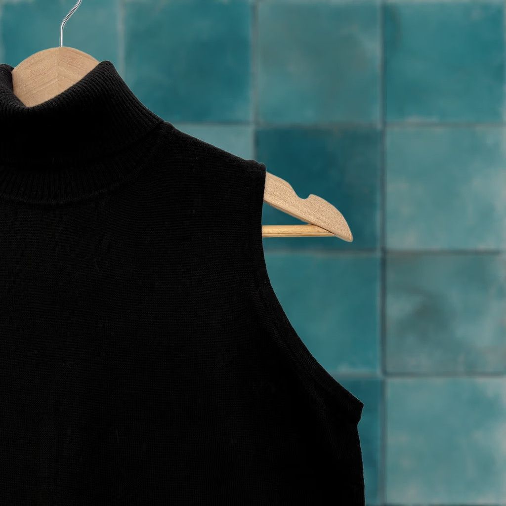 Vintage Kate Hill Sweater Vest Womens PL Black 100% Merino Wool Turtleneck Italy NWT Size L / US 10 / IT 46 - 1 Thumbnail
