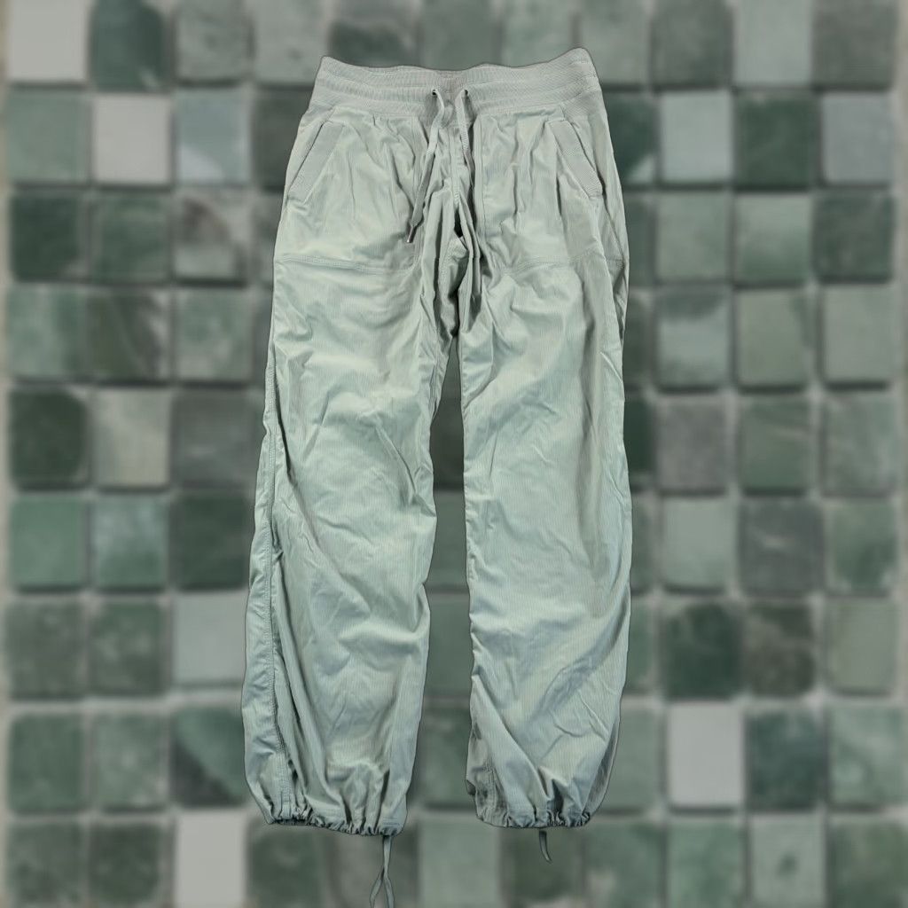 Lululemon VINTAGE Lululemon Dance Studio Pants Green 8 Women Regular Inseam 30" Drawstring Athleisure Dance Studio Fashion Sports Modern Designer Size 30" / US 8 / IT 44 - 1 Thumbnail