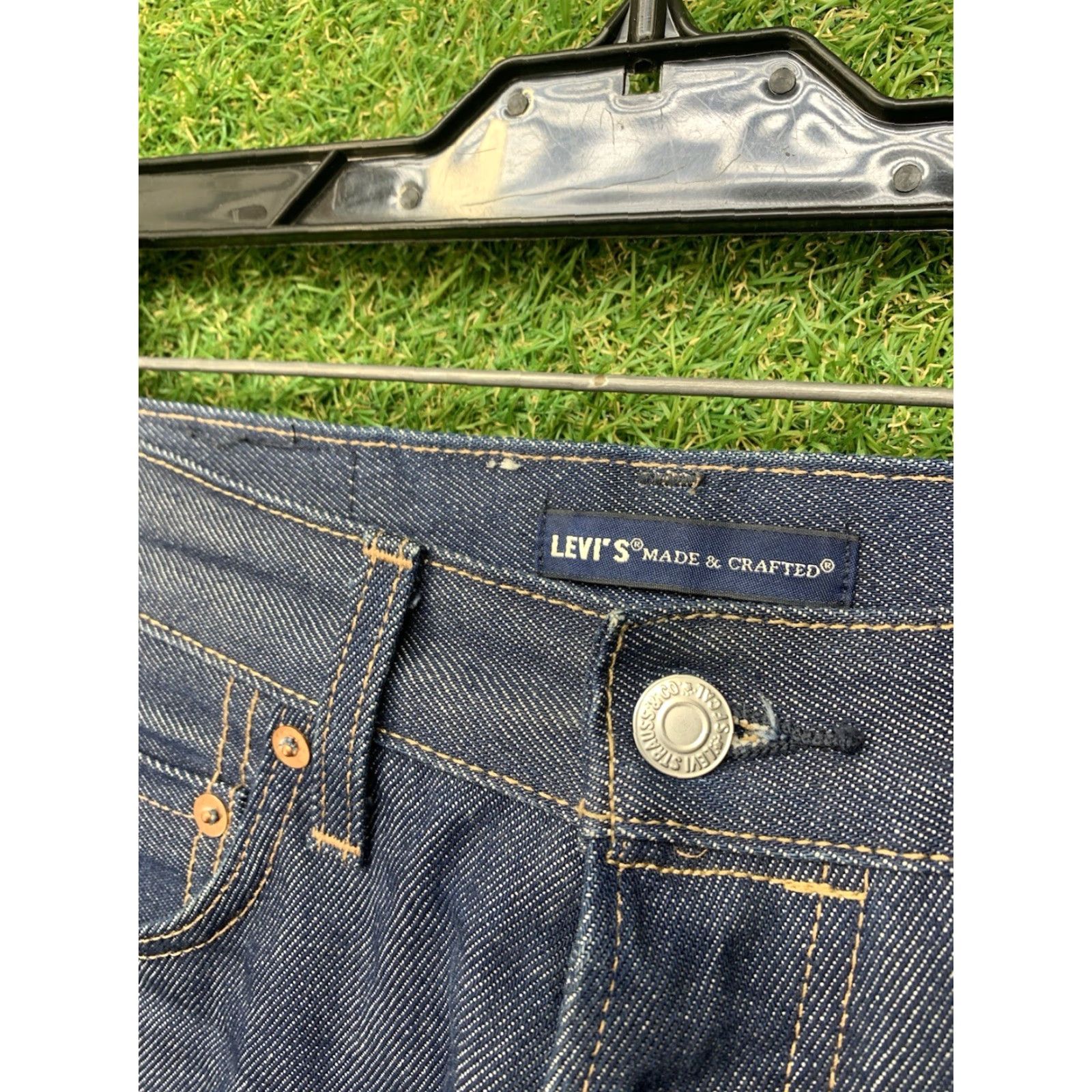 Levi's VINTAGE Levi's 501 Jeans Mens 29x31 Selvedge Denim Dark Wash Made & Crafted 80s Theme Slim Straight Size US 29 - 6 Thumbnail