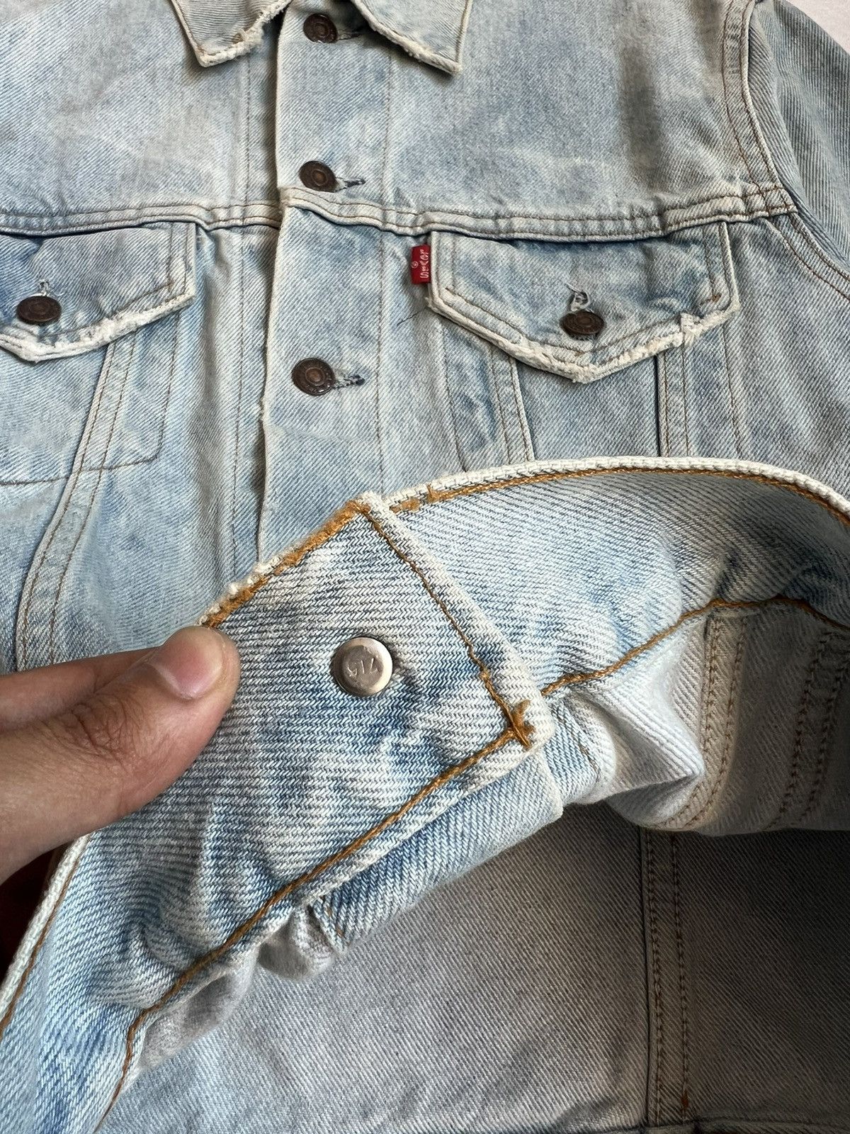 Levi's Vintage 90's Levis 70505 Light Blue Wash Denim Trucker Size US M / EU 48-50 / 2 - 9 Thumbnail