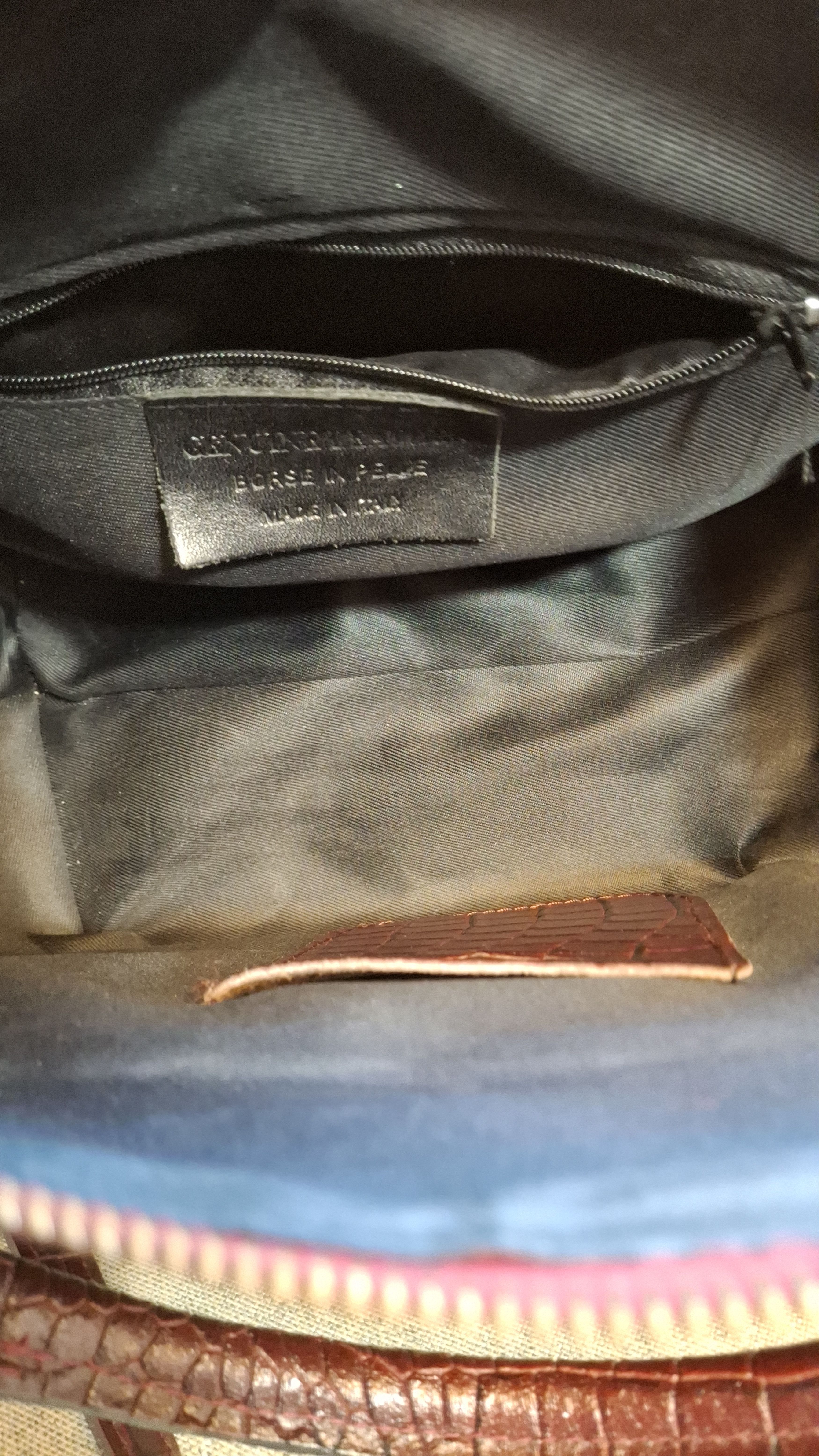 Vintage Avant-Garde Burgundy Croc Doctor Bag: Pristine Y2K Size ONE SIZE - 7 Thumbnail
