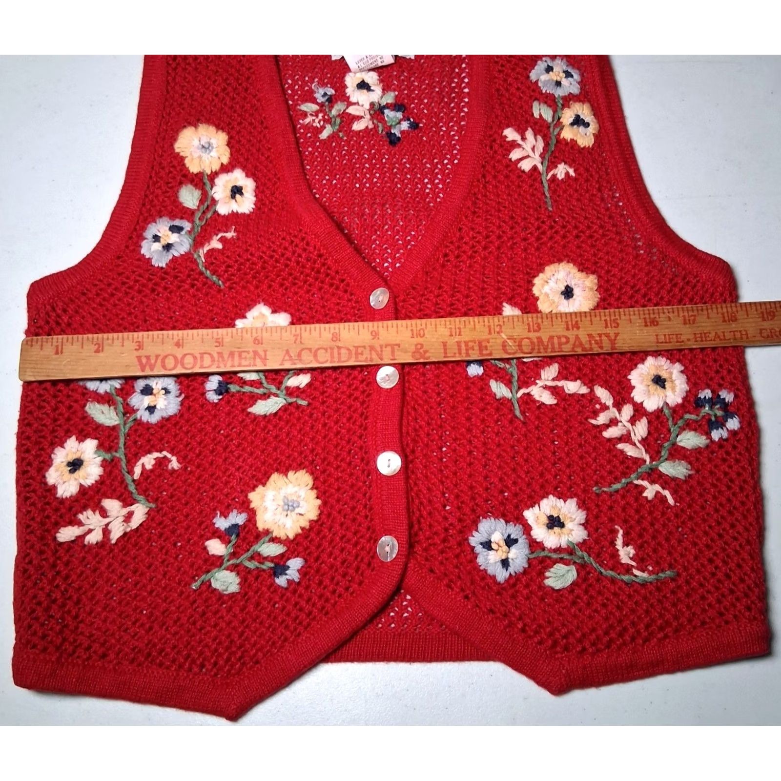 Jantzen VINTAGE Jantzen Sweater Vest Women S Red Hand Embroidered Floral Open Knit Size S / US 4 / IT 40 - 3 Thumbnail