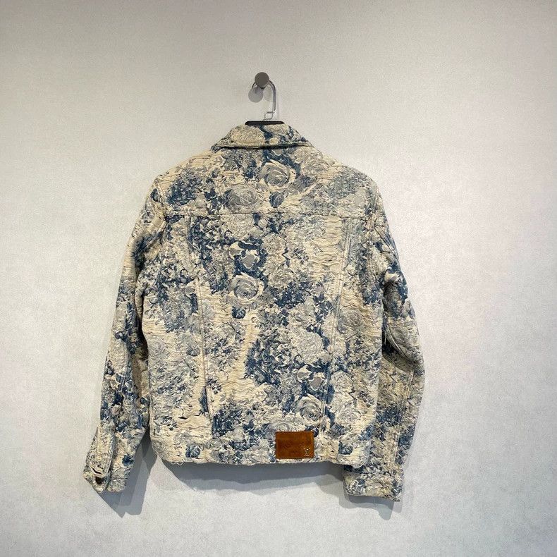 Louis Vuitton Louis Vuitton Eroded flowers to make old denim jacket Size US S / EU 44-46 / 1 - 2 Thumbnail