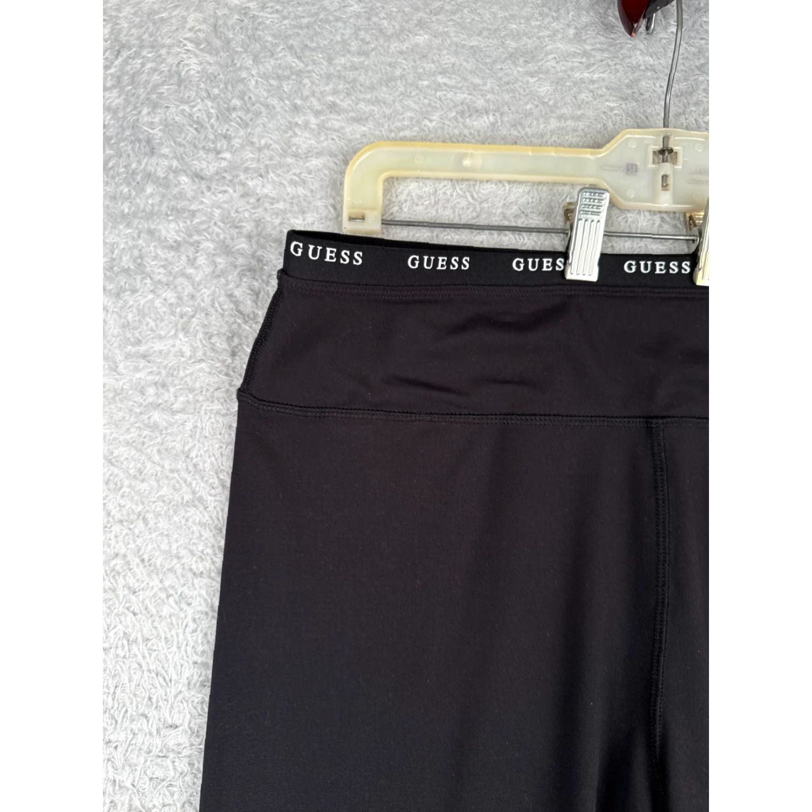 Guess GUESS Shorts Women L Polyester Spandex Pockets Yoga Gym 12" Casual Black Size 36" / US 14 / IT 50 - 4 Thumbnail