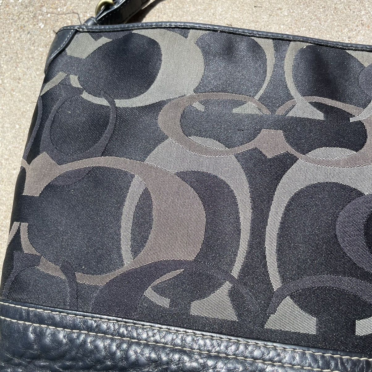 Coach Coach Optic Signature Shoulder Bag Purse Canvas Leather Size ONE SIZE - 4 Thumbnail