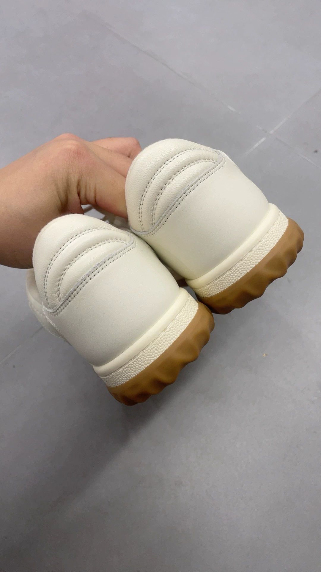 Gucci gucci classic white sneakers with double G logo Size US 5.5 / EU 38 - 7 Thumbnail