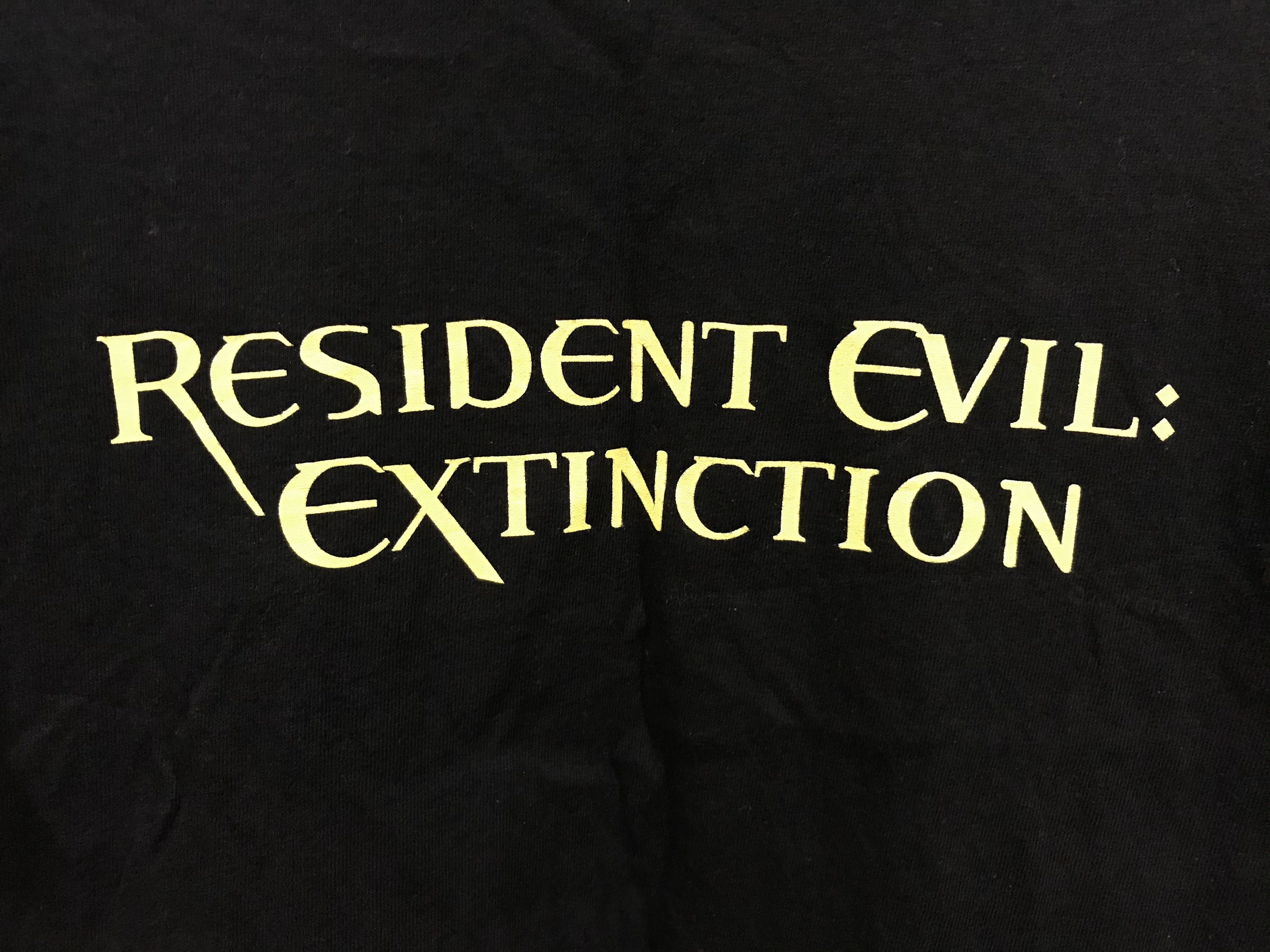 Vintage Vintage 2007 Resident Evil Extinction Movie Tshirt Size US S / EU 44-46 / 1 - 2 Thumbnail