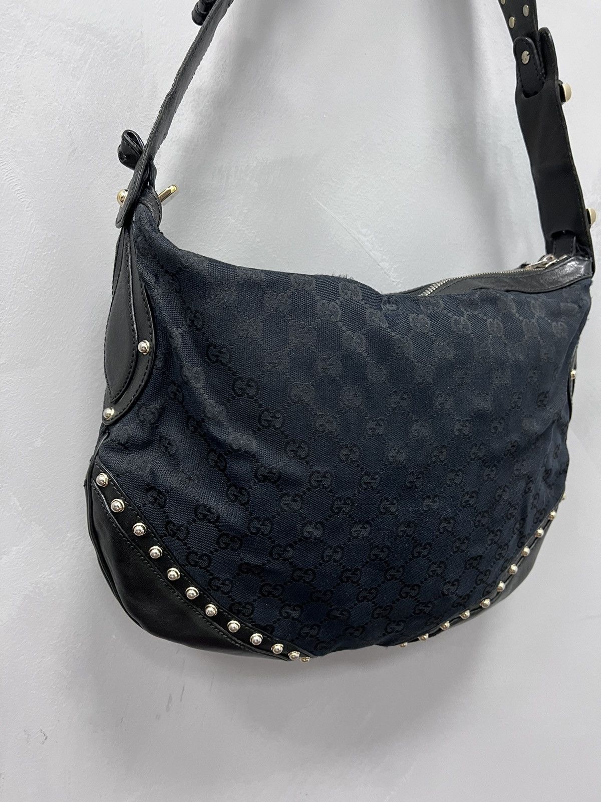 Gucci VINTAGE GUCCI GG SUPREME BLACK CANVAS STUDDED HOBO BAG Size ONE SIZE - 6 Thumbnail