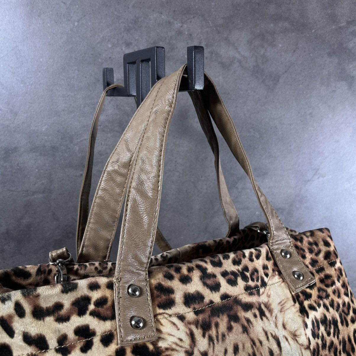 Japanese Brand Vintage Y2K Leopard Print Avant Garde Hand Shoulder Bag Size ONE SIZE - 5 Thumbnail
