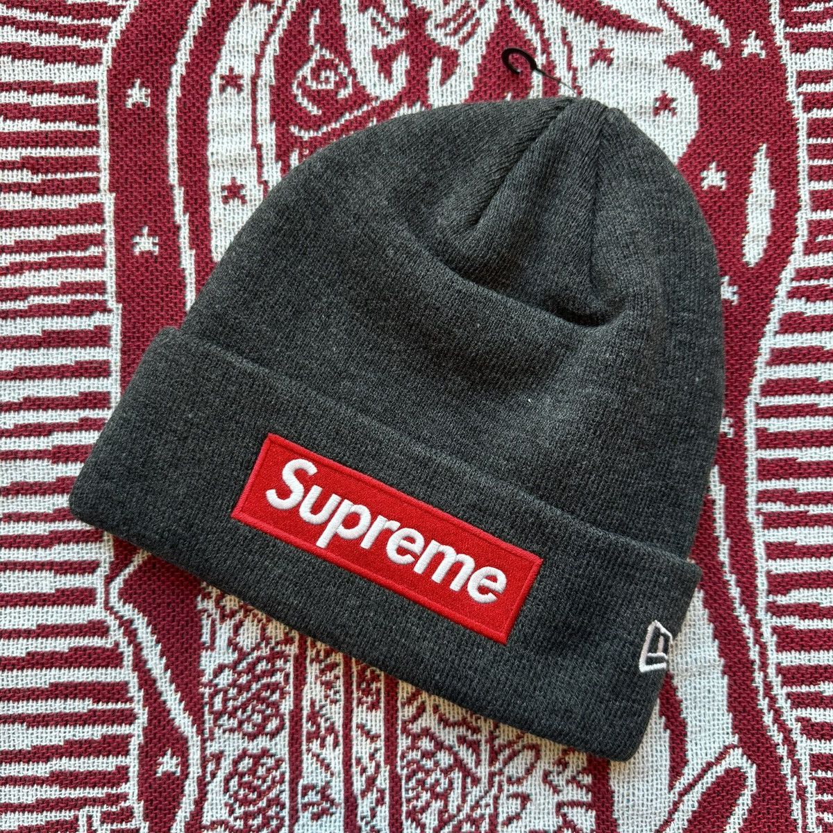 New Logo Supreme 帽子 Charcoal Era Box Beanie