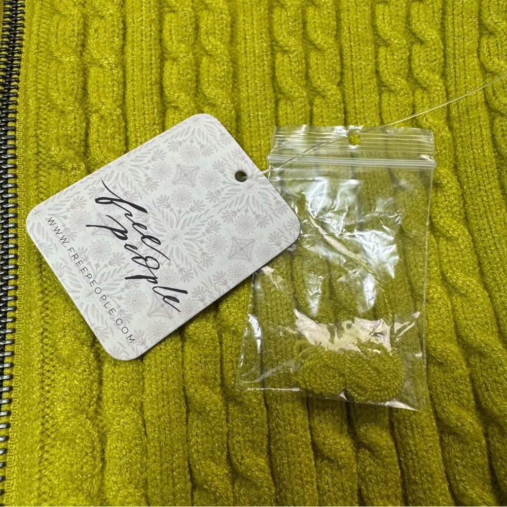 Free People NWT New Free People Eliza Mini Skirt Sweater Cardigan In Ch Size XS / US 0-2 / IT 36-38 - 6 Thumbnail