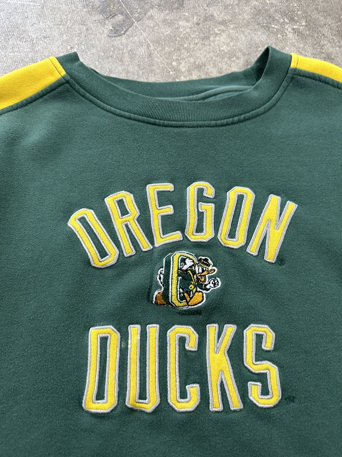 Vintage Crazy Y2K Oregon Ducks Collegiate Sweatshirt Size US M / EU 48-50 / 2 - 4 Thumbnail