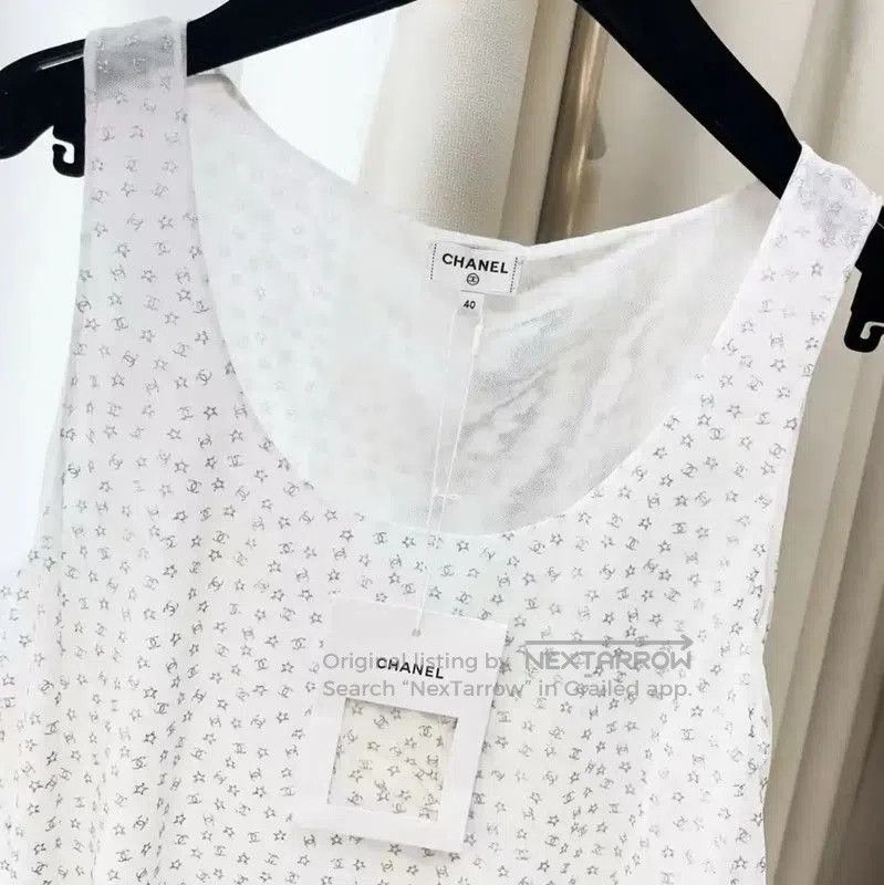 Chanel Chanel White Women's T-Shirt with Floral Print . Size L / US 10 / IT 46 - 1 Thumbnail