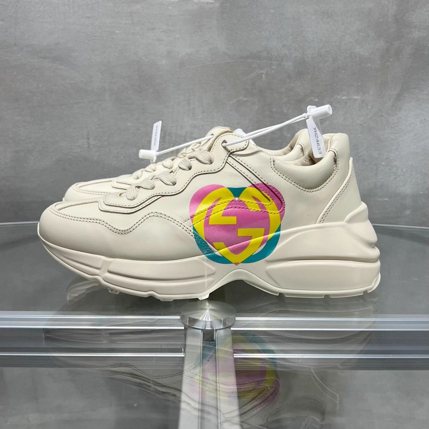 Gucci Gucci Women's Leather Dad Sneaker Cream 36 Size US 5.5 / IT 35.5 - 3 Thumbnail