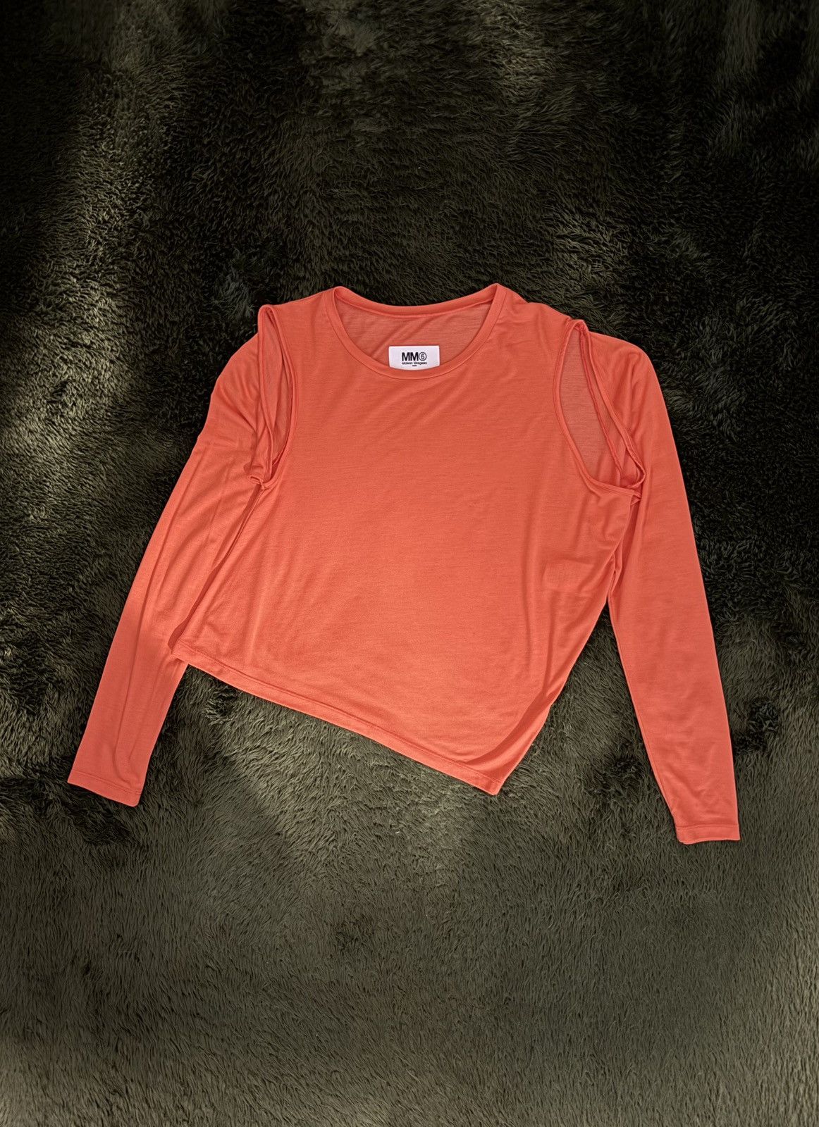 MM6 [XS] MM6 Maison Margiela Cut-Out Asymmetric Long Sleeve Size XS / US 0-2 / IT 36-38 - 1 Thumbnail