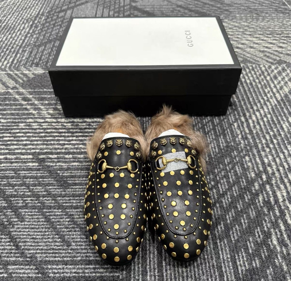 Gucci Gucci Studded Fur Slide J42 Size US 6.5 / IT 36.5 - 2 Thumbnail