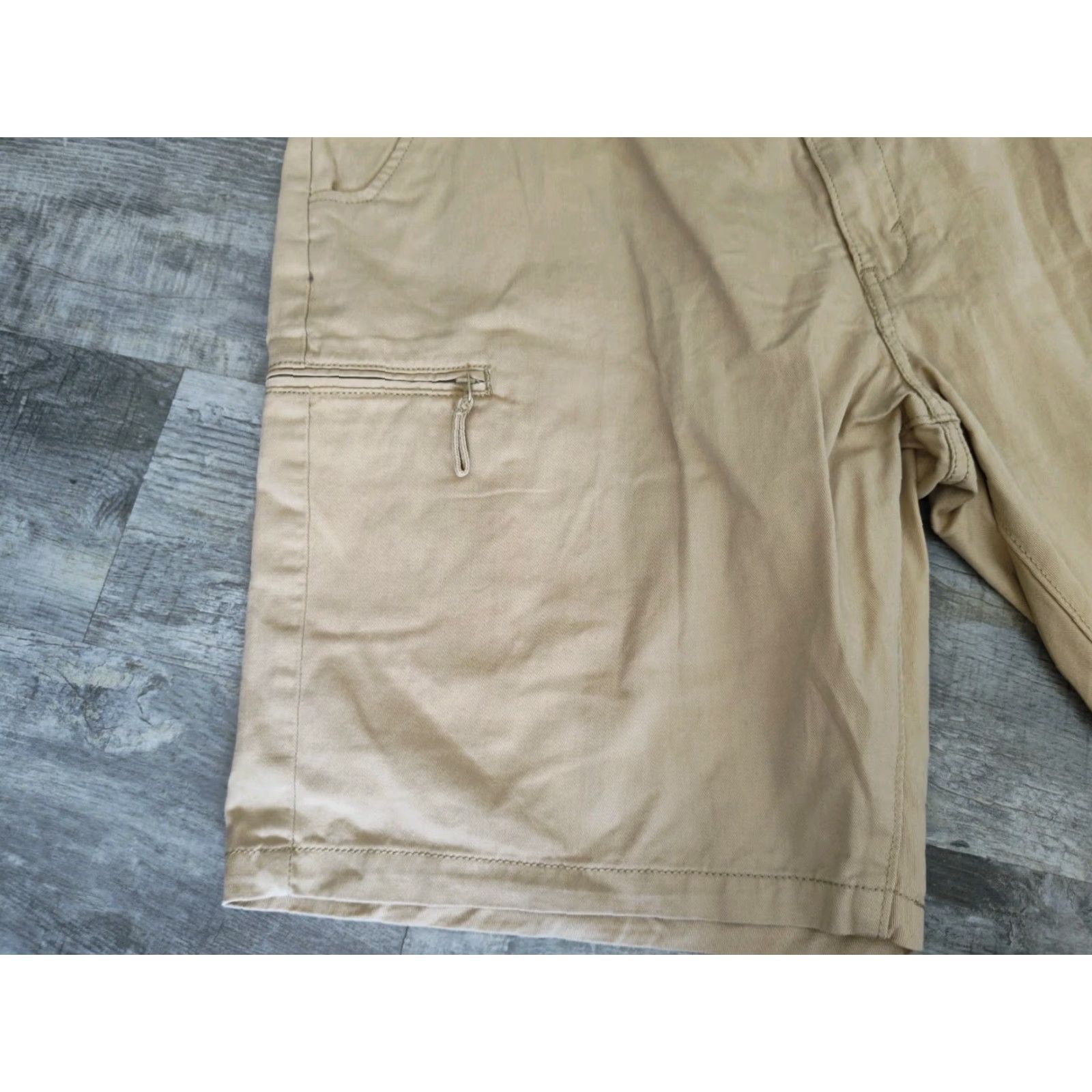 Levi's VINTAGE Levi's Signature Gold Utility Shorts Men’s Size 40 Casual Workwear Travel Brown Cotton 10.5" Inseam NWT Size US 40 / EU 56 - 3 Thumbnail