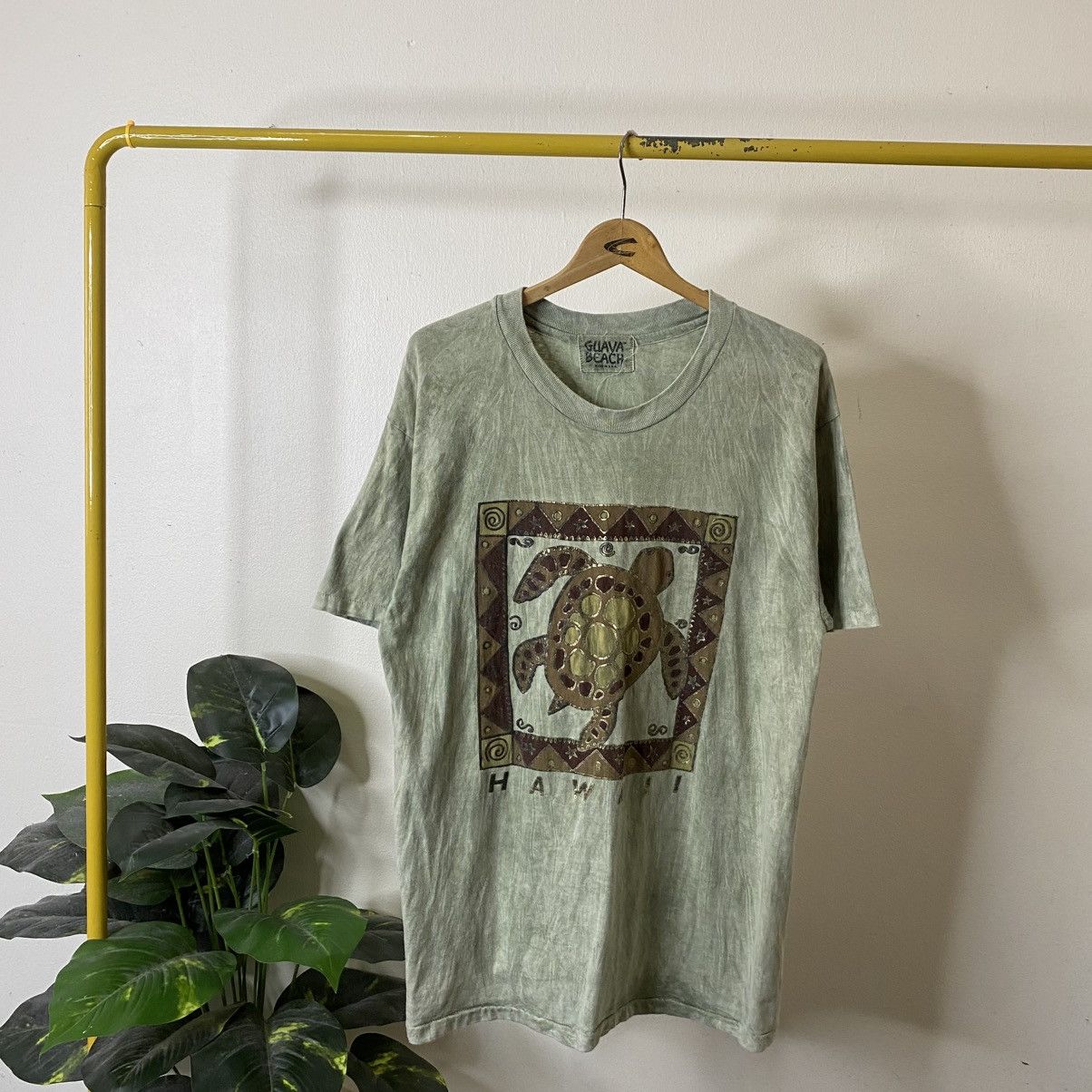 Vintage 1990s Guava Beach Hawaii Tie Dye T Shirt Size US M / EU 48-50 / 2 - 1 Thumbnail
