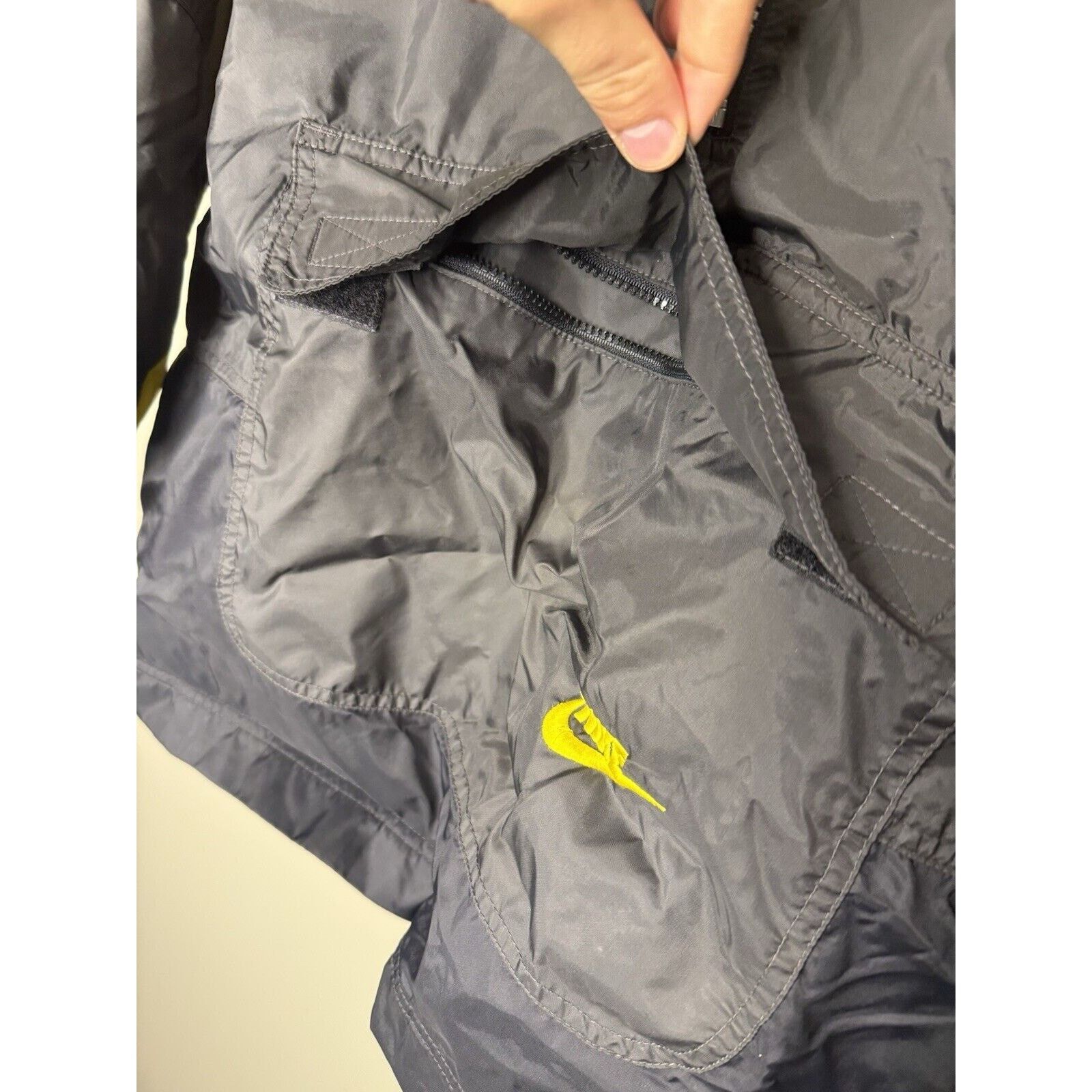 Nike Vintage 90s Nike Windbreaker Jacket Medium Anorak White Tag Size US M / EU 48-50 / 2 - 3 Thumbnail