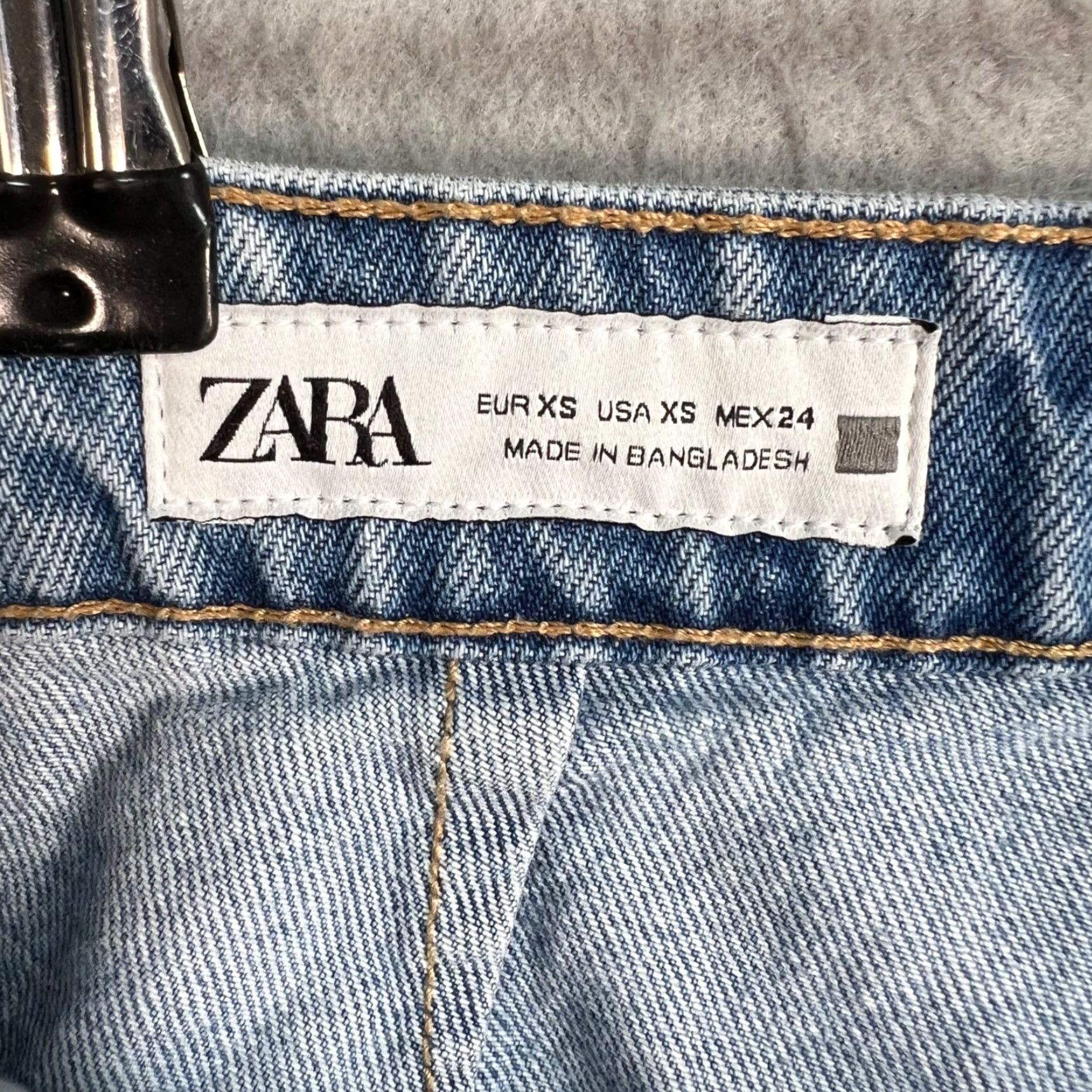 Zara ZARA Womens Shorts Denim High-Waisted Button Detail Pockets XS Blue Adult Womens XS Regular Fit / Skort Style Summer Casual Capable of Inseam 2in Size 26" / US 2 / IT 38 - 3 Thumbnail