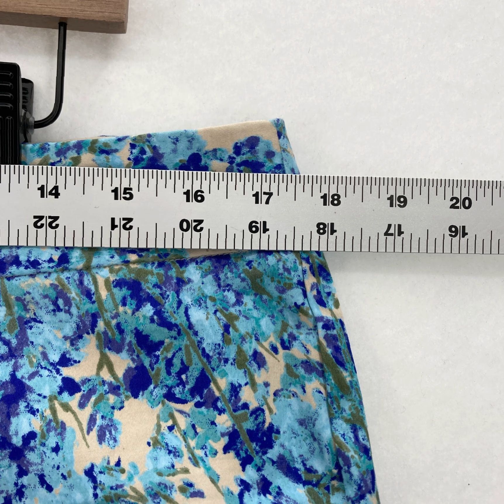 Talbots **Talbots Signature Blue Floral Ankle Pants Women's 12 NWT** User: **Talbots Signature Ankle Pants Women's 12 Blue Floral NWT** Size 34" / US 12 / IT 48 - 7 Thumbnail