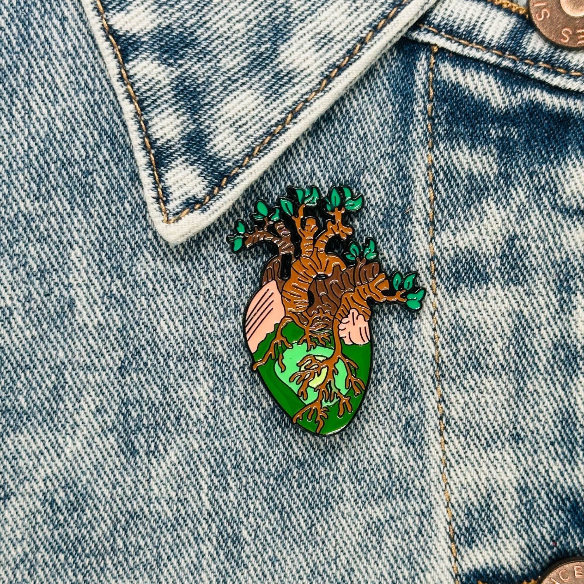 Other Organ Tree Of Life Heart Shape Enamel Pin Broch Spooky Large Size ONE SIZE - 1 Thumbnail