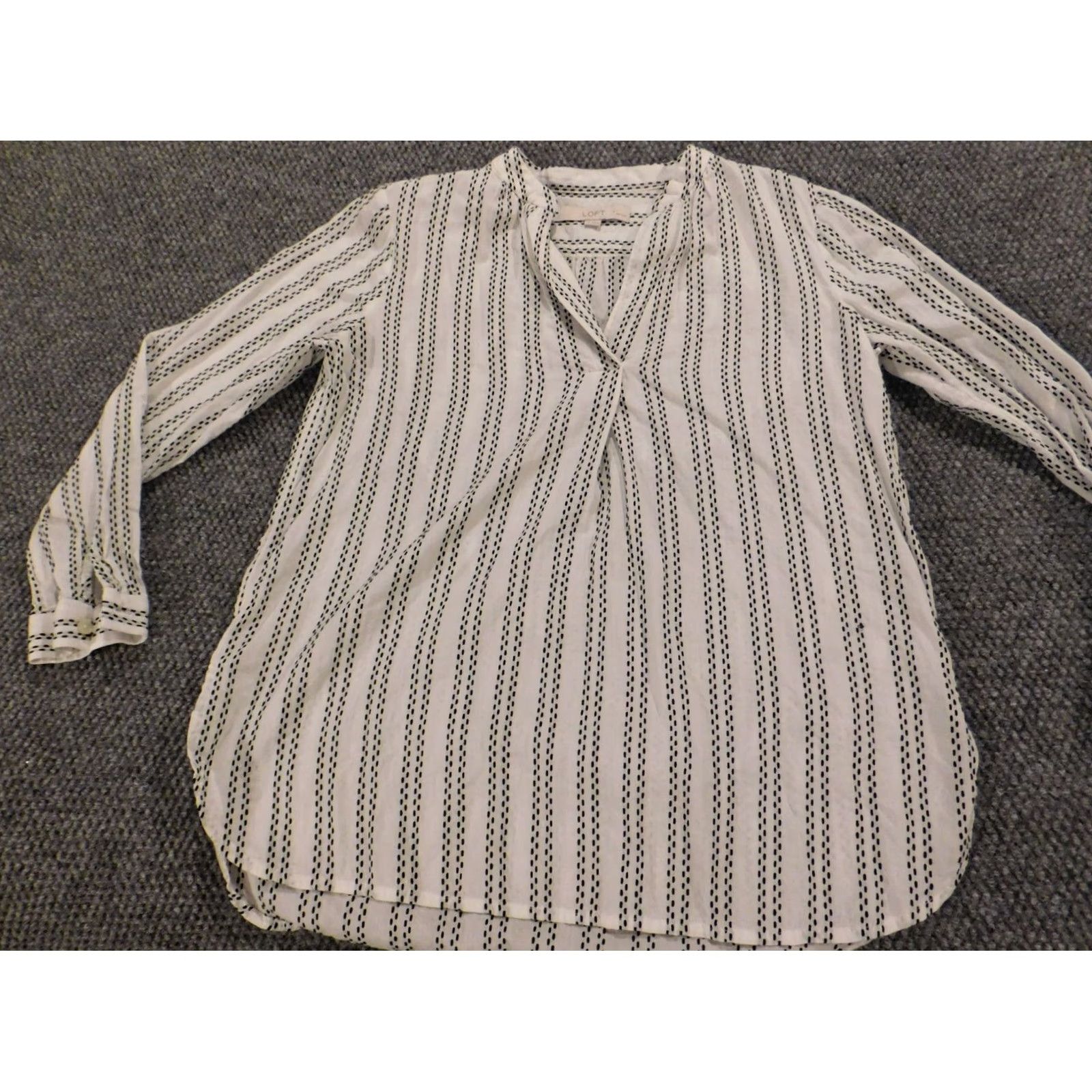 Ann Taylor Loft Ann Taylor Blouse Shirt White Striped Petite PS Long Sleeve Round Neck Pullover Casual Women's Modern Basic Size S / US 4 / IT 40 - 3 Thumbnail
