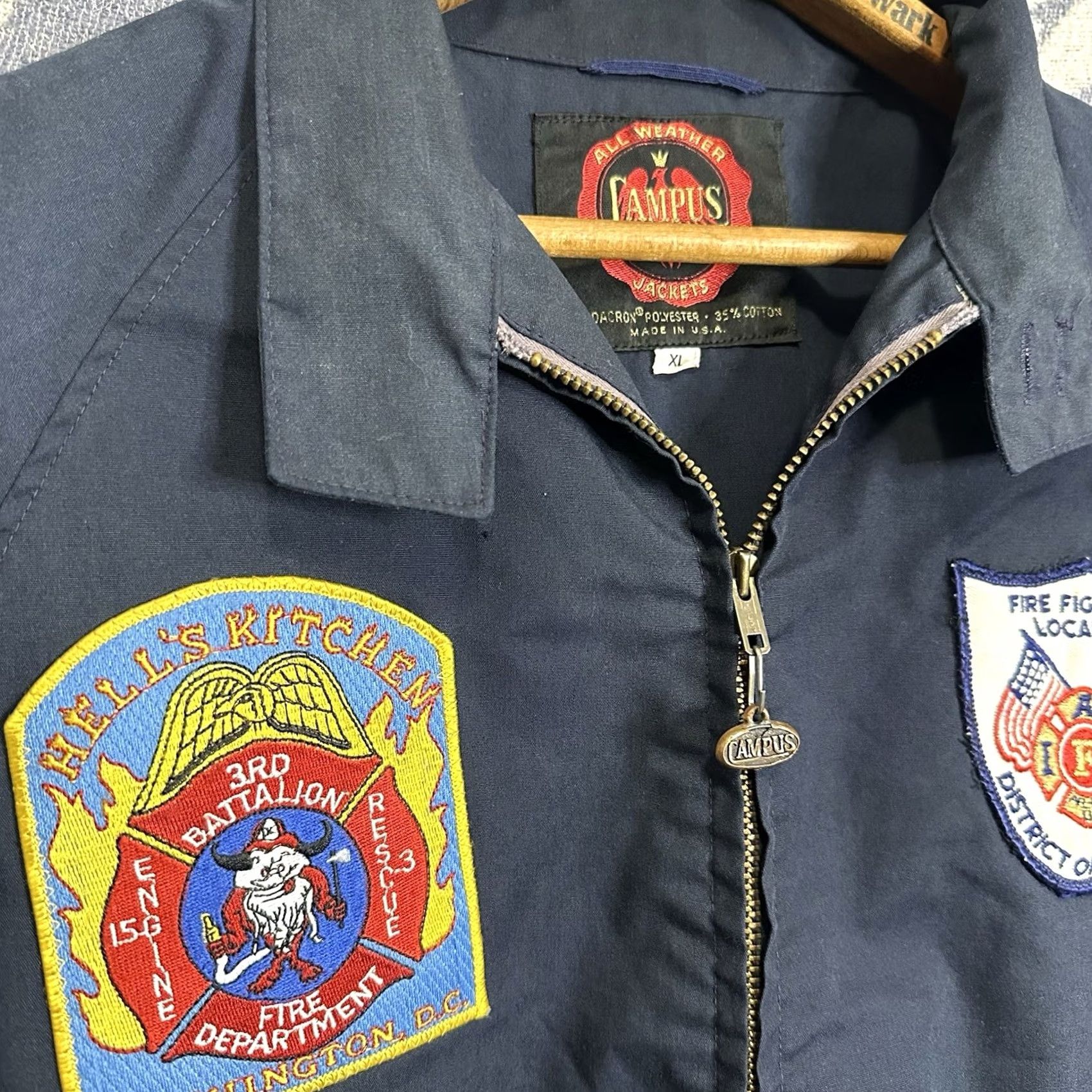 Vintage VINTAGE Campus Windbreaker Jacket Mens XL USA 80s Nylon Blue Logo Raglan Pocket Zip Mid-Length Size US XL / EU 56 / 4 - 3 Thumbnail