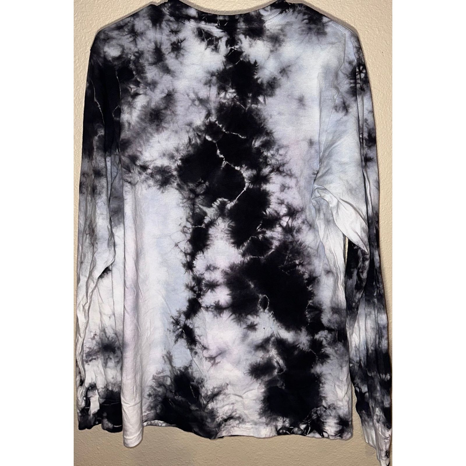 Gildan 🎤 Tupac Magazine Tribute Long Sleeve (Tie-Dye DUO) Size M Size US M / EU 48-50 / 2 - 3 Thumbnail