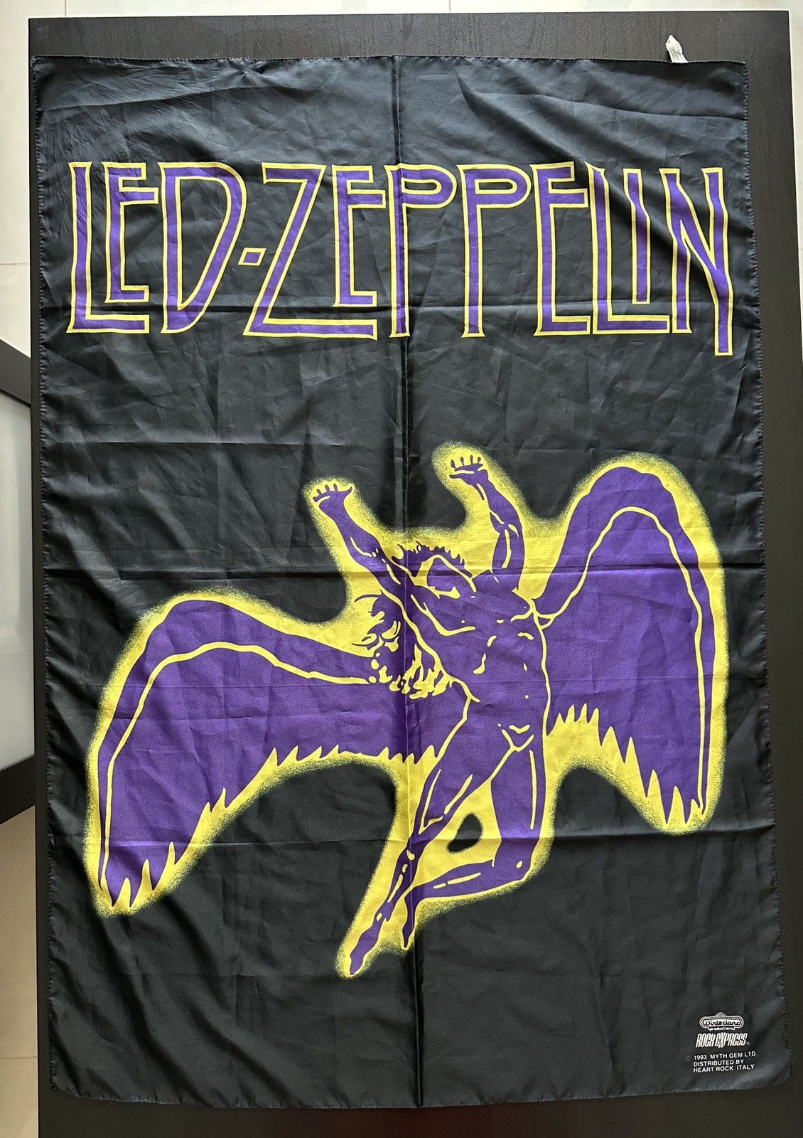 Led Zeppelin Led Zeppelin “Icarus” Licensed Banner / Wall Flag (1993) Size ONE SIZE - 1 Thumbnail