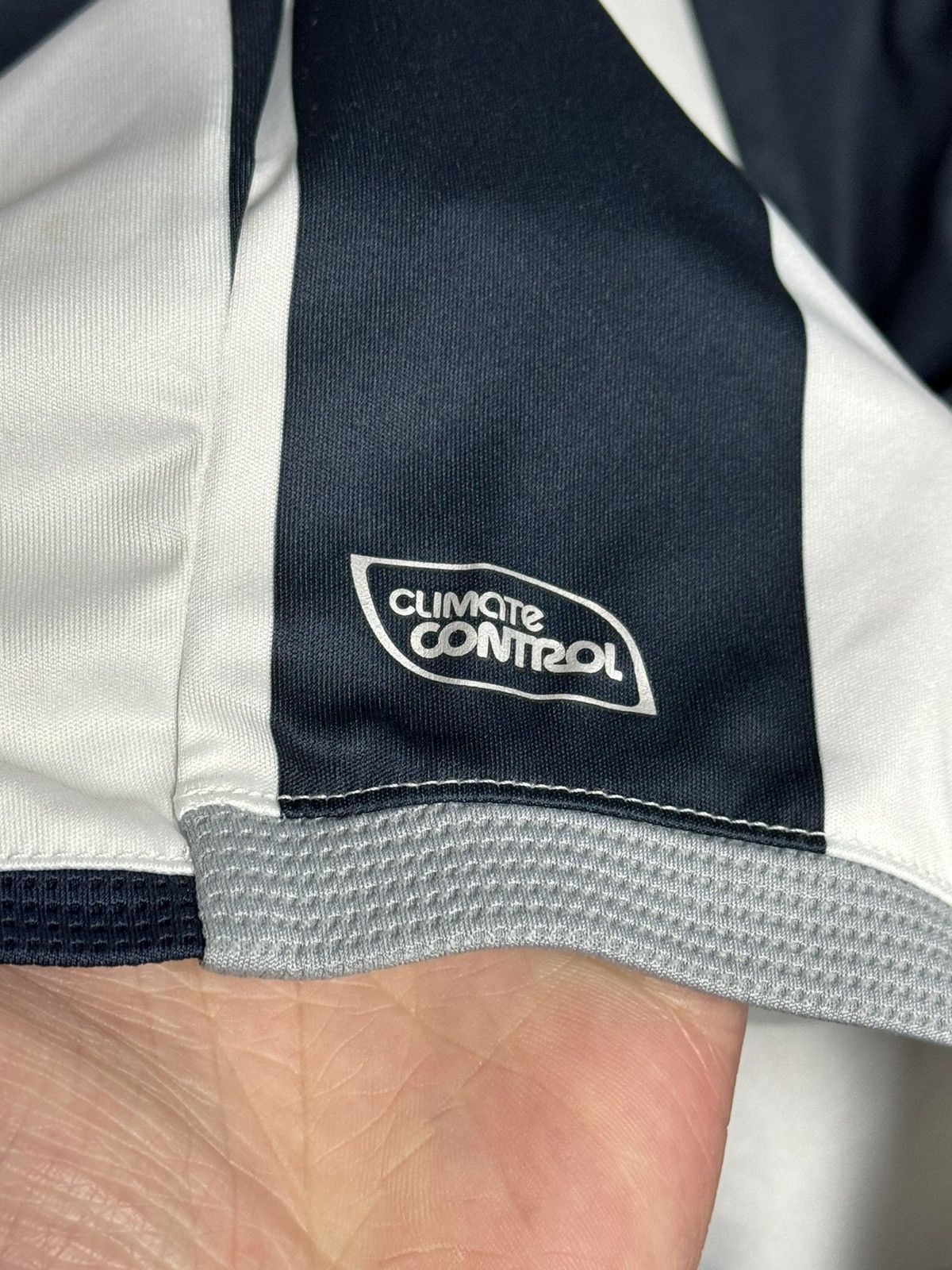 Umbro West Bromwich Albion 09/10 Cox Home Football Jersey Size US M / EU 48-50 / 2 - 8 Thumbnail