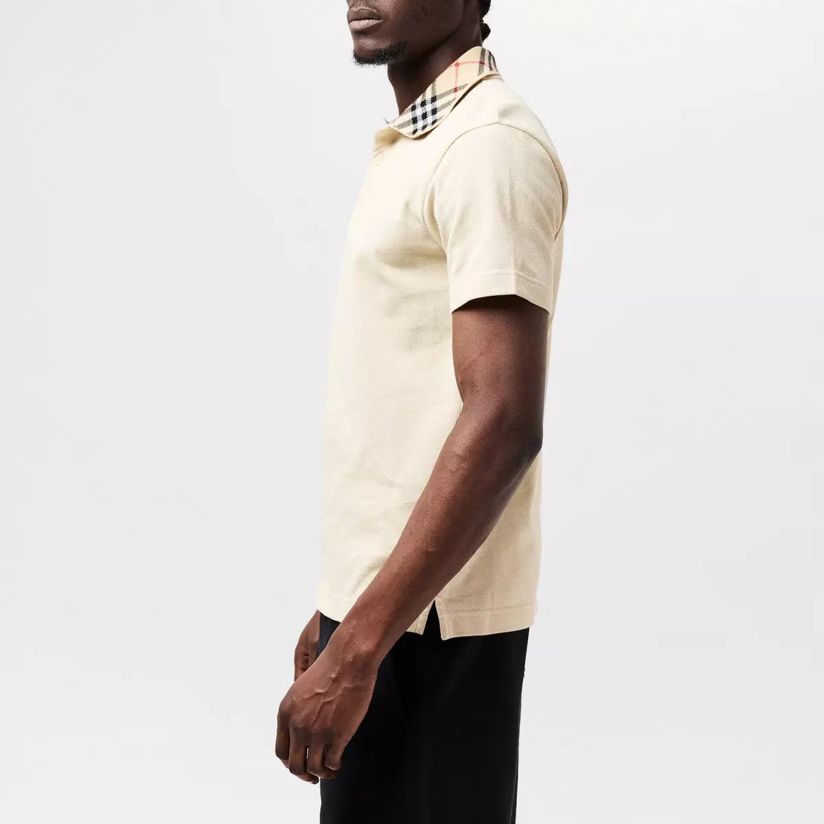 Burberry o1g2r1mq0426 Check Collar Polo Shirt in Ivory Size US S / EU 44-46 / 1 - 3 Thumbnail