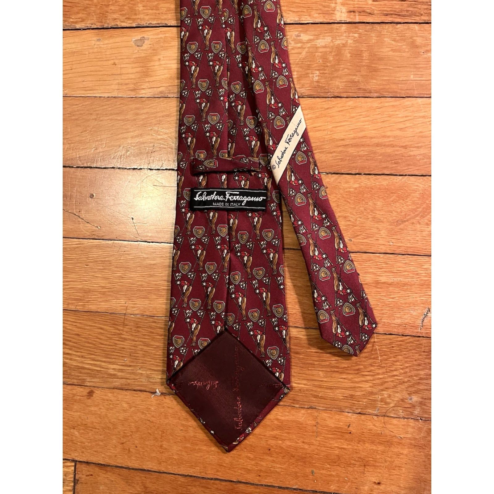Salvatore Ferragamo VINTAGE Salvatore Ferragamo Golf Tie 100% Silk Red Geometric Logo Mens Tie 58" Long Classic 3-1/2" Wide Size ONE SIZE - 6 Thumbnail