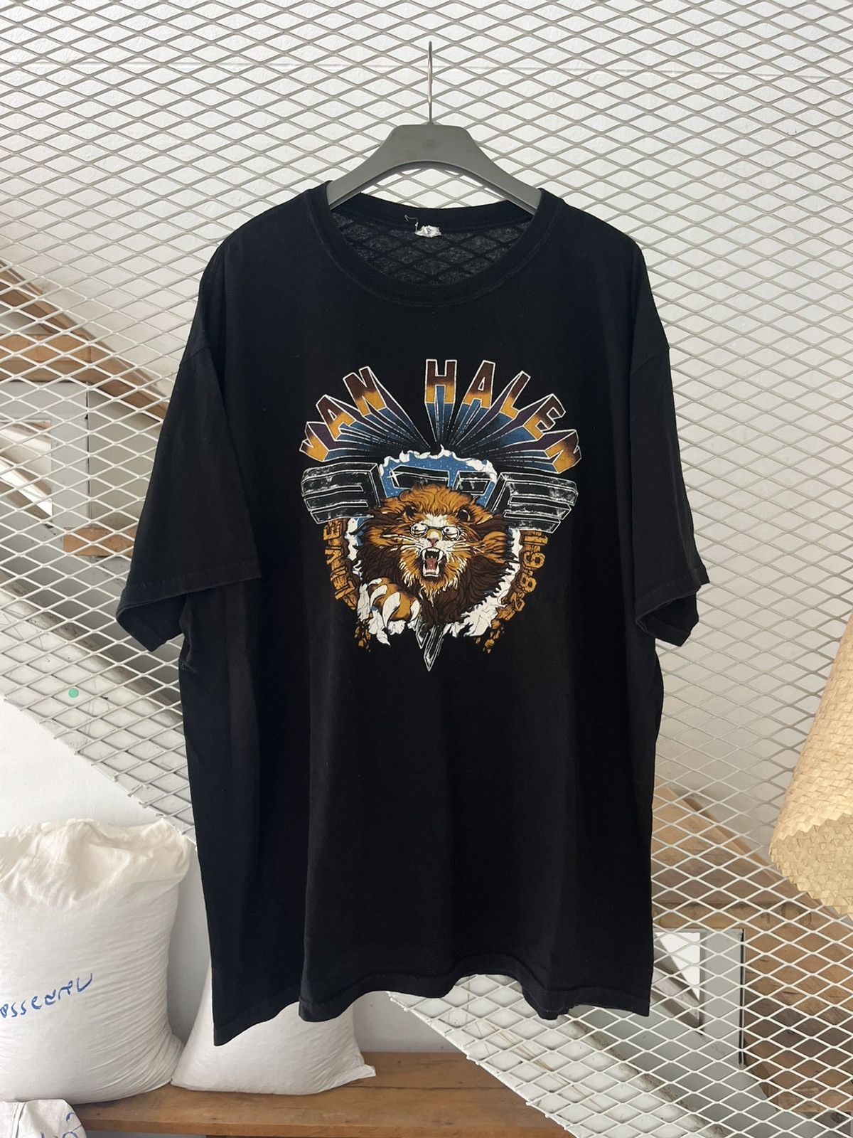 Vintage Vintage VAN HALEN 2008’s T-shirt ( XXXL) Anvil Blue Size US XXL / EU 58 / 5 - 2 Thumbnail