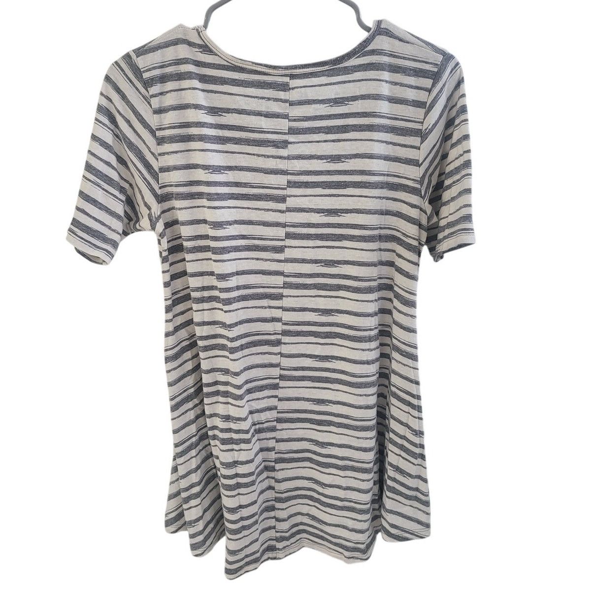 Other LuLaRoe White with Gray Stripes Perfect T - XS Size XS / US 0-2 / IT 36-38 - 2 Thumbnail
