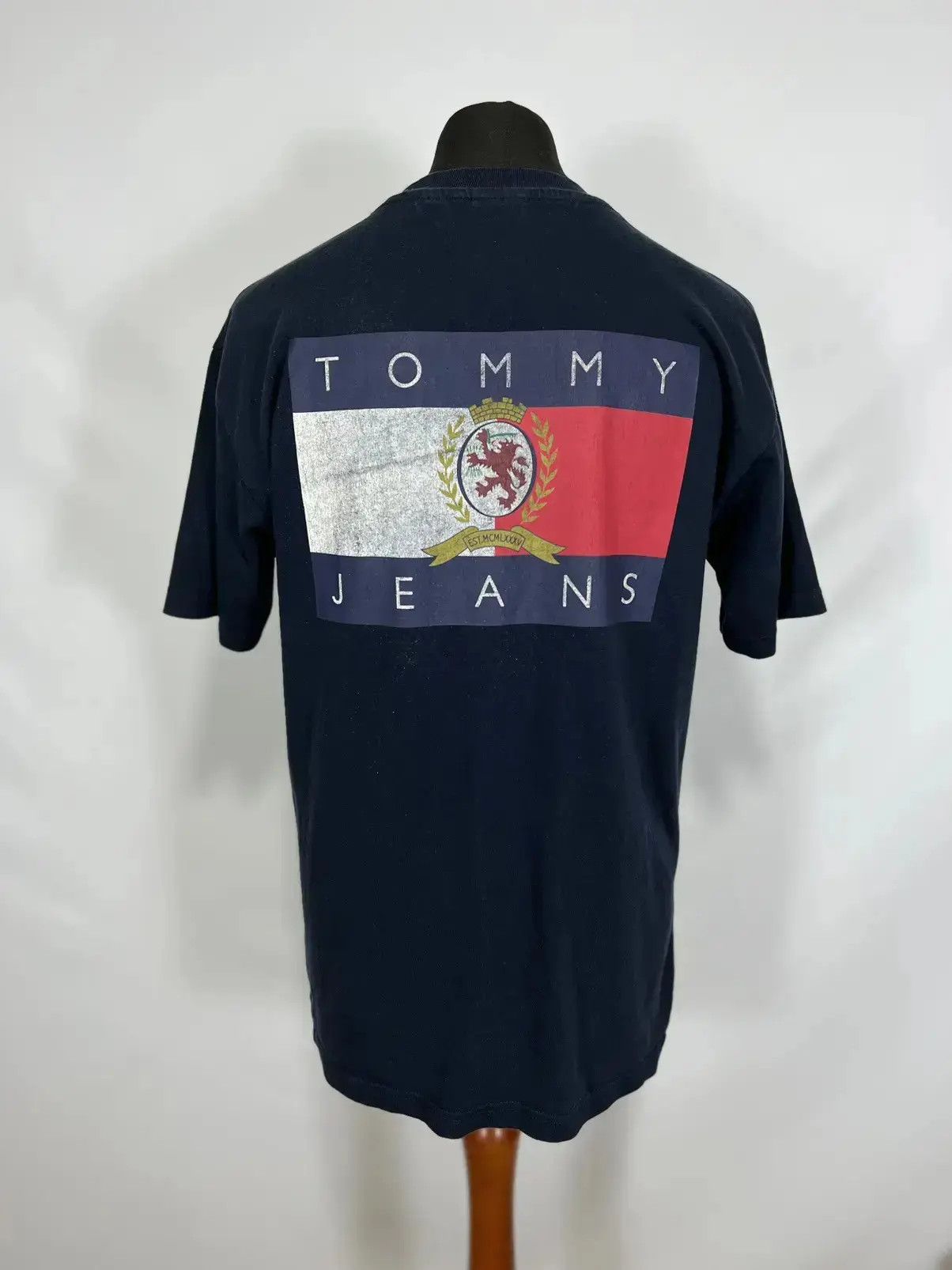 Designer × Tommy Hilfiger Tommy Jeans big logo t shirt Size US M / EU 48-50 / 2 - 2 Thumbnail