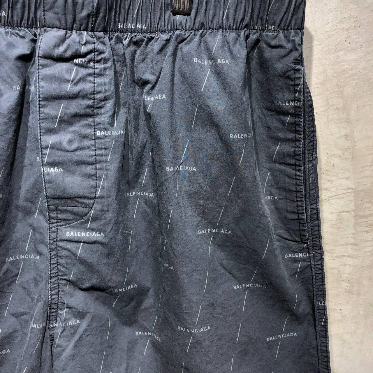 Balenciaga Balenciaga Logo Bermuda shorts Size US 33 - 4 Thumbnail
